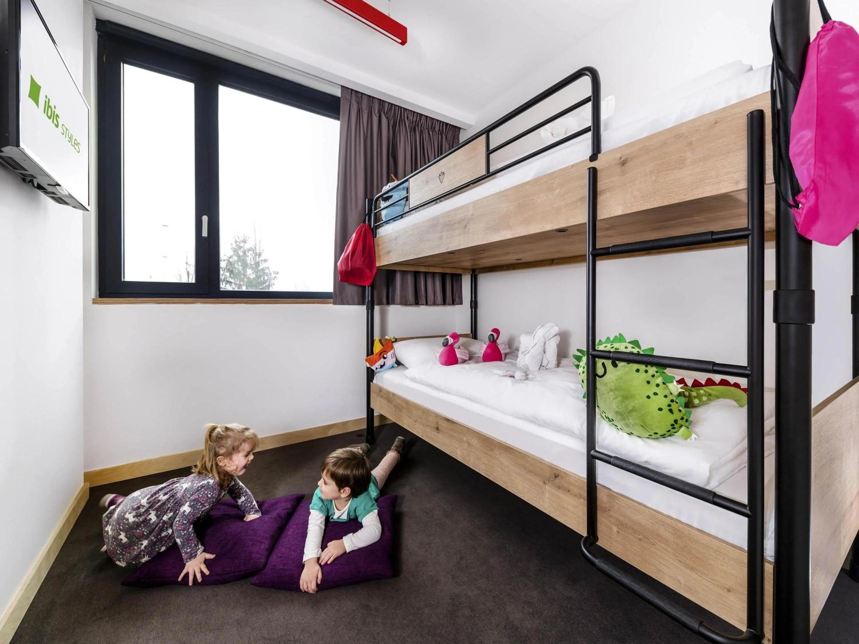 Bedroom, Bed in ibis Styles Budapest Citywest