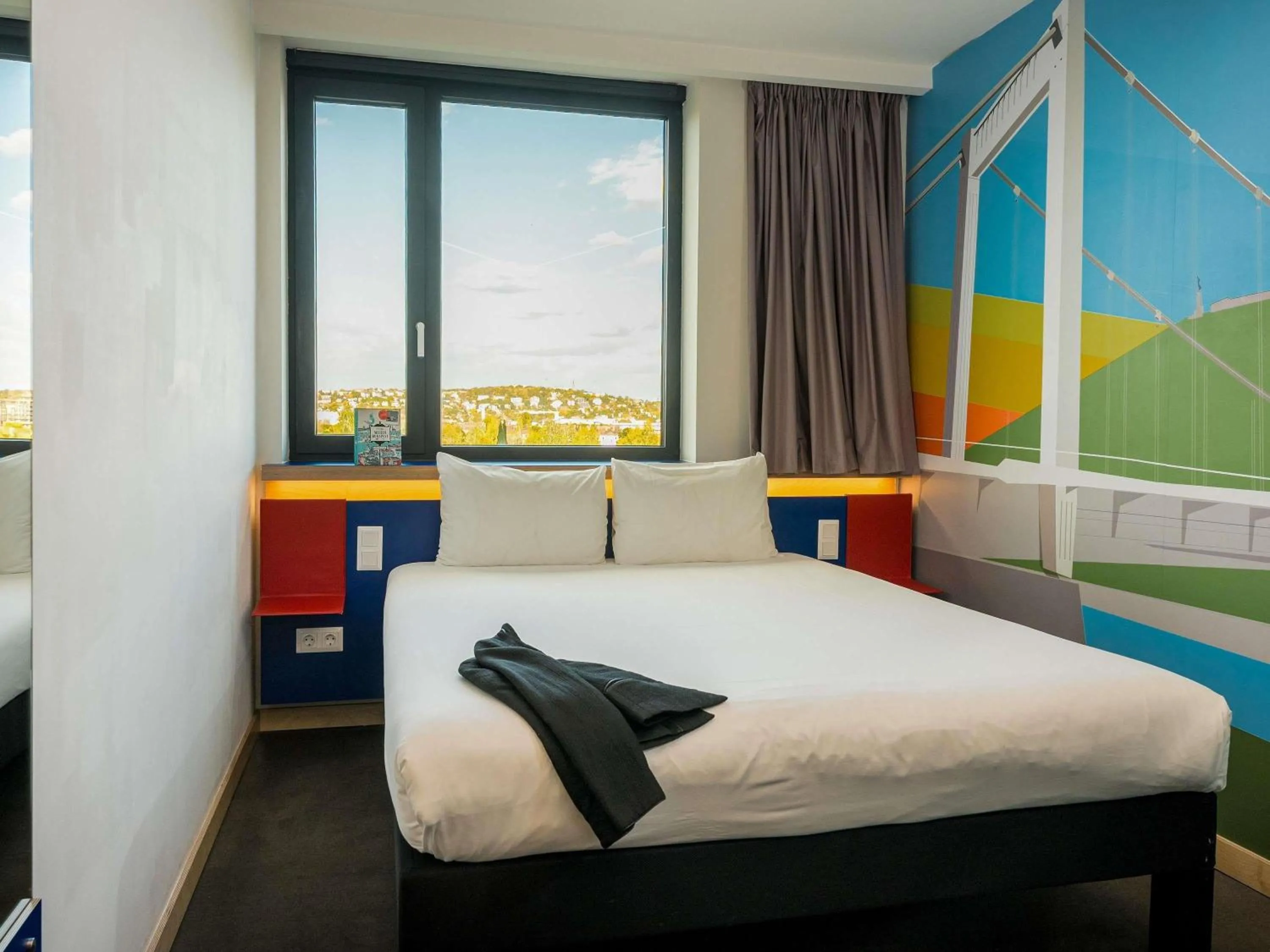 Bedroom, Bed in ibis Styles Budapest Citywest