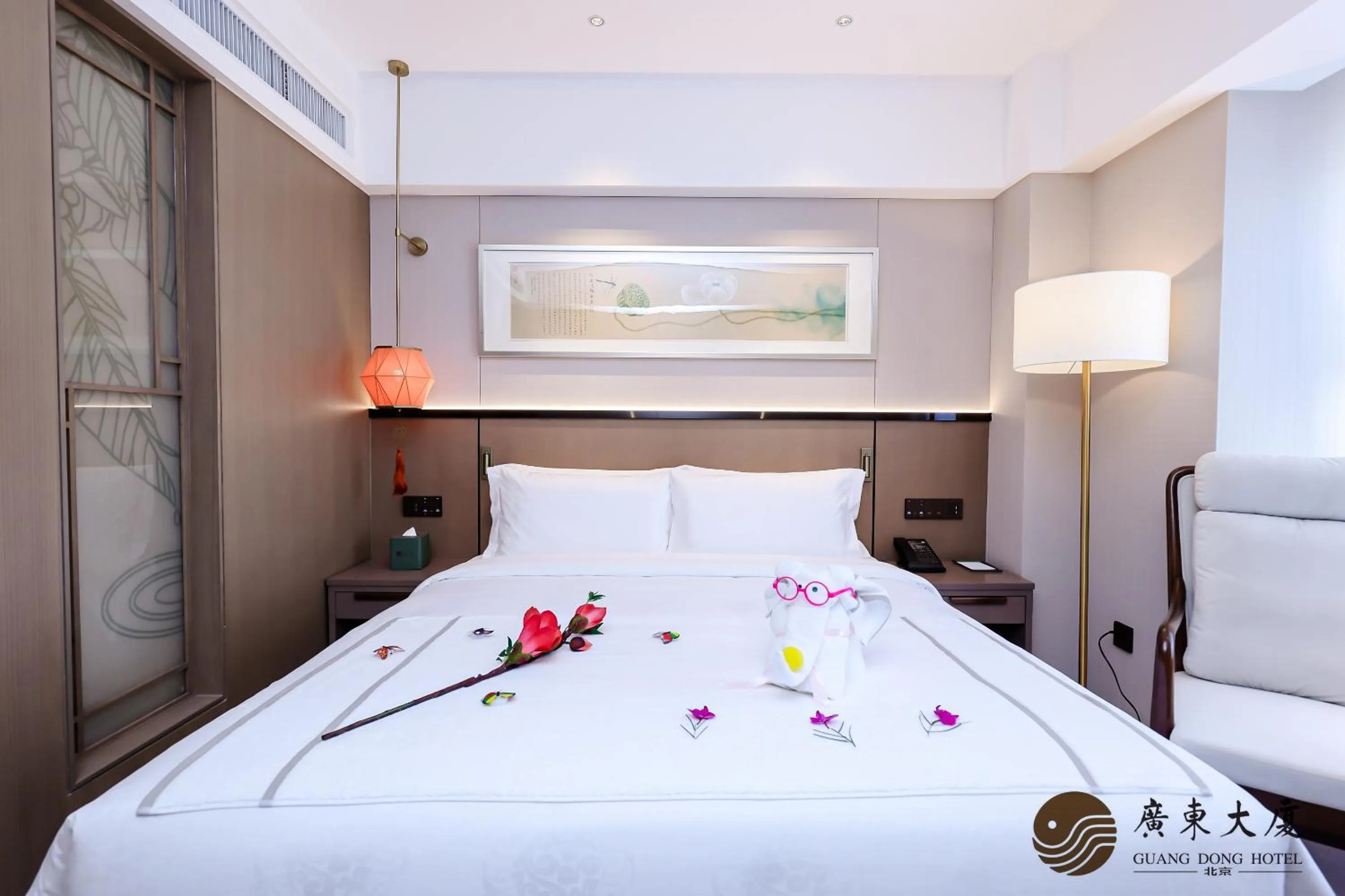 Bed in Beijing Guangdong Hotel