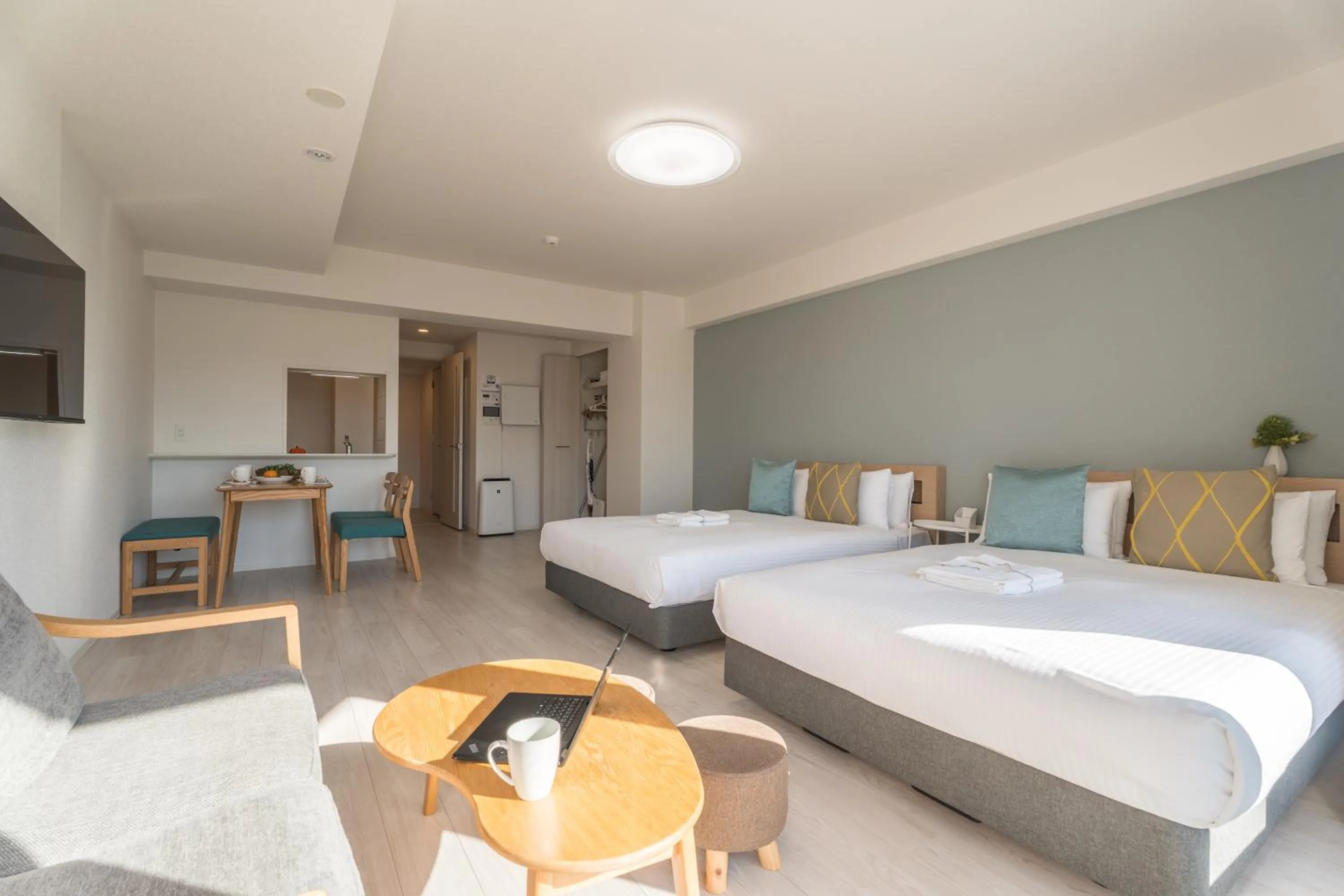 Bed in ESLEAD HOTEL Osaka Tsuruhashi