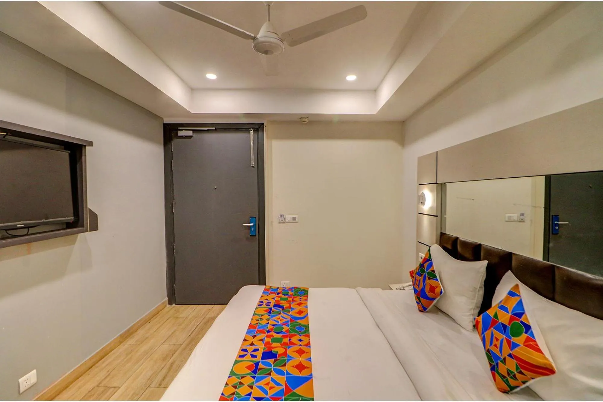 Bed in FabHotel Kirti Nagar