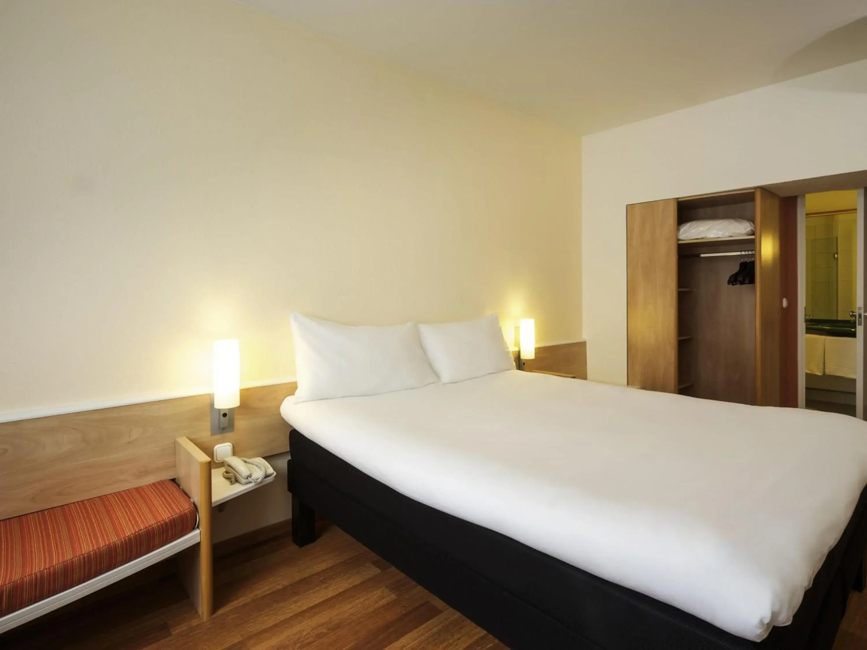 Standard Double Room in Ibis Budapest City Standard Double Room in Ibis Budapest City