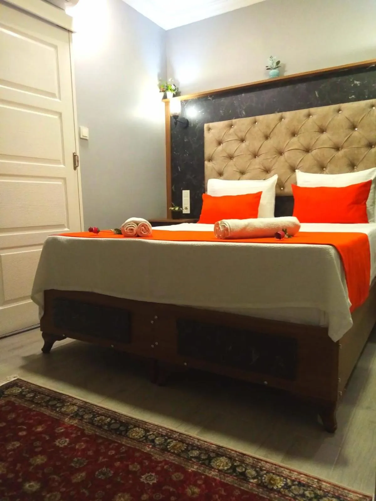 Photo of the whole room, Bed in sultanahmet musıc house