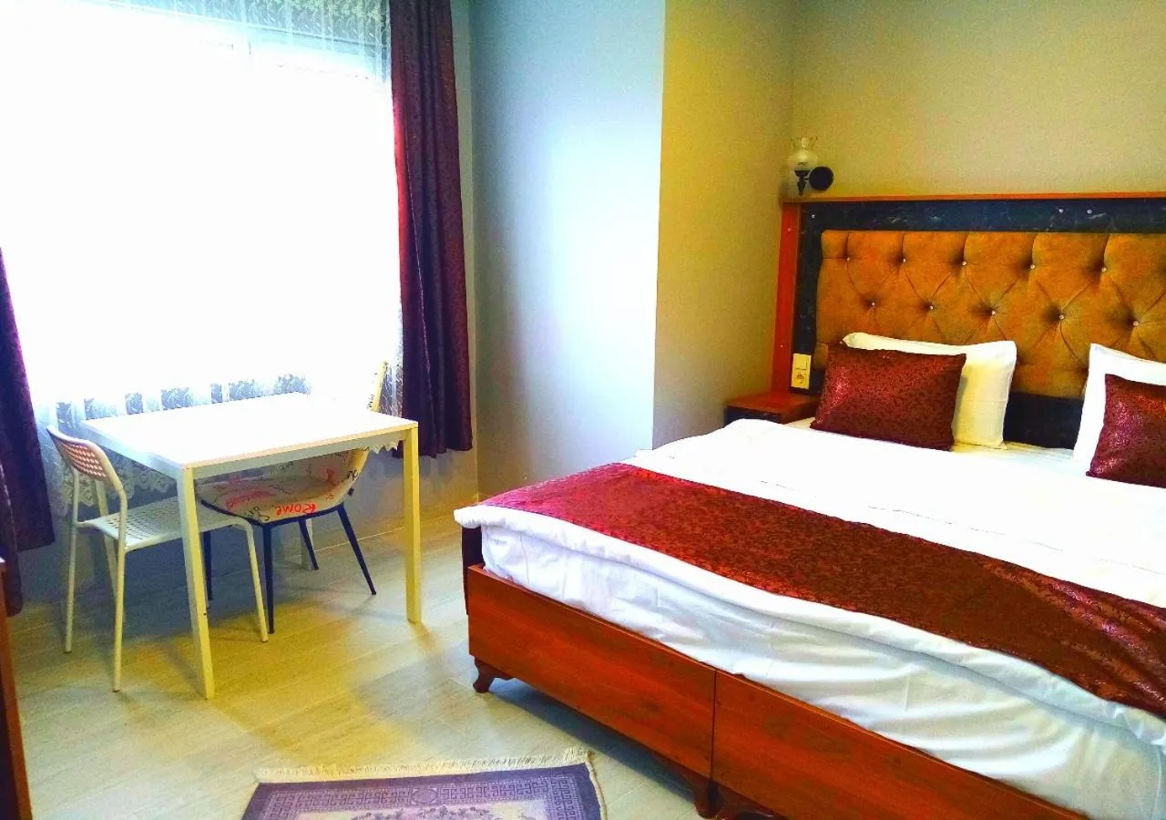 Photo of the whole room, Bed in sultanahmet musıc house