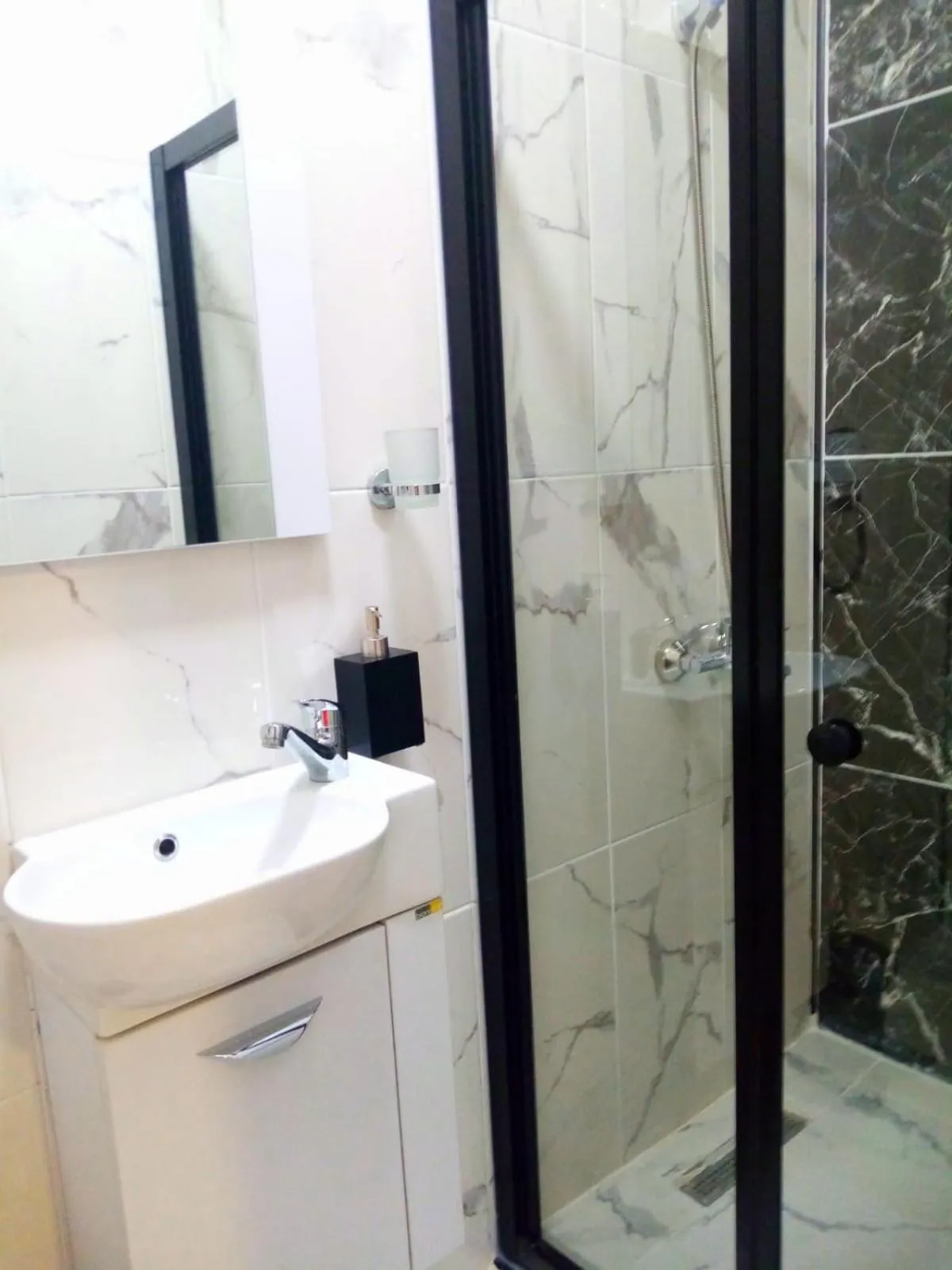 Shower in sultanahmet musıc house