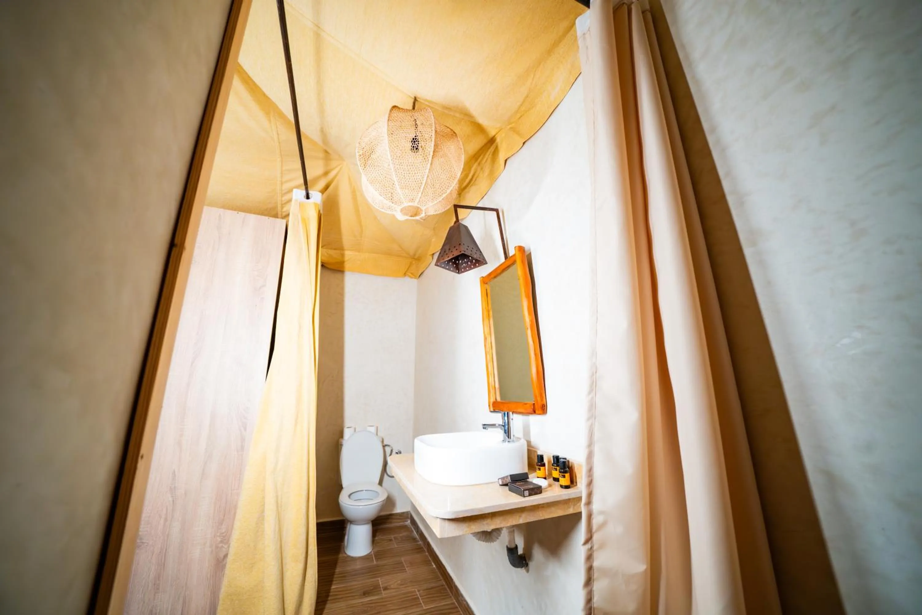 Toilet in Le Bédouin agafay