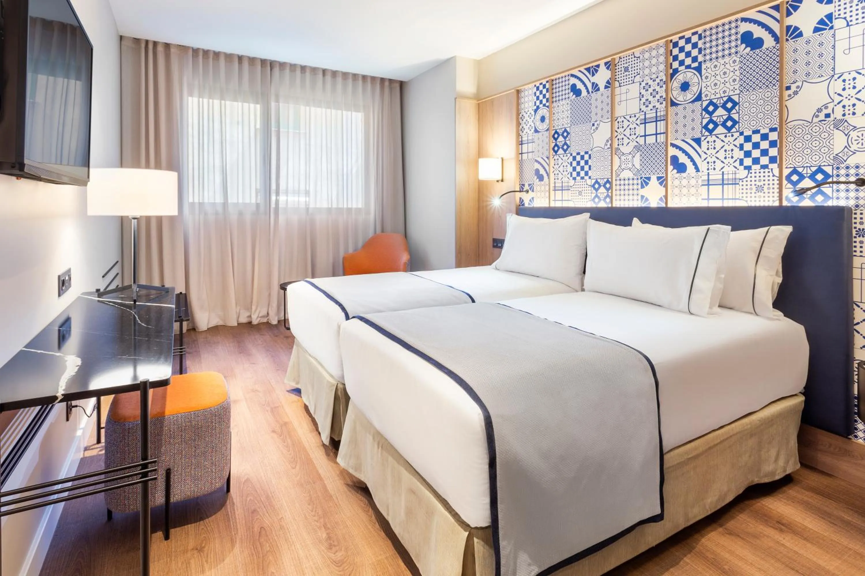 Photo of the whole room, Bed in Eurostars Guadalquivir