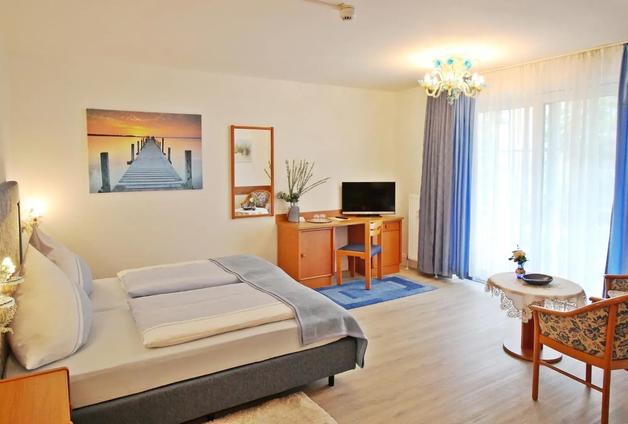 Double Room with Balcony - single occupancy in Hotel Garni Lichtquelle Double Room with Balcony - single occupancy in Hotel Garni Lichtquelle
