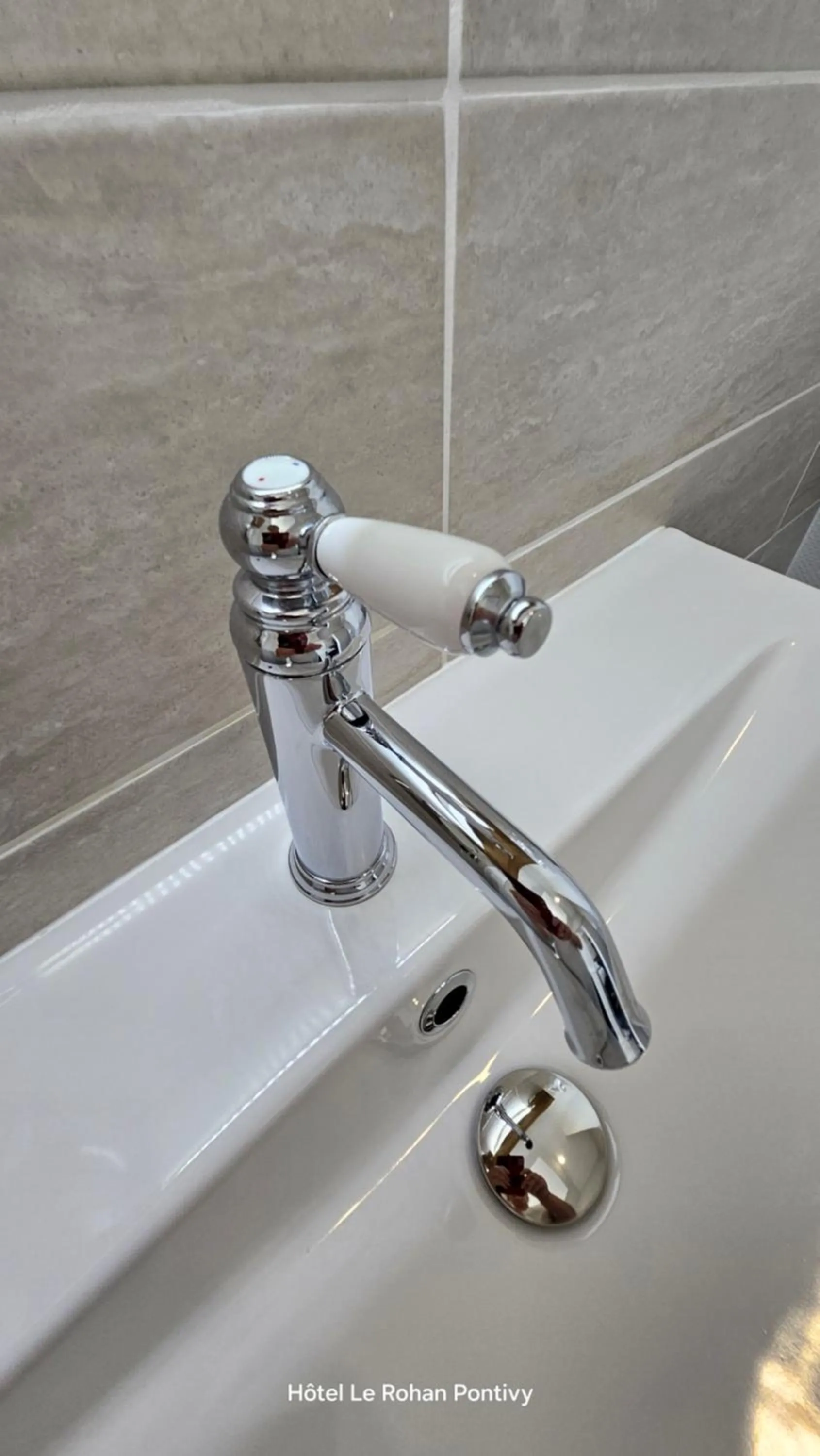 Decorative detail in Hôtel Le Rohan Charme et Caractère