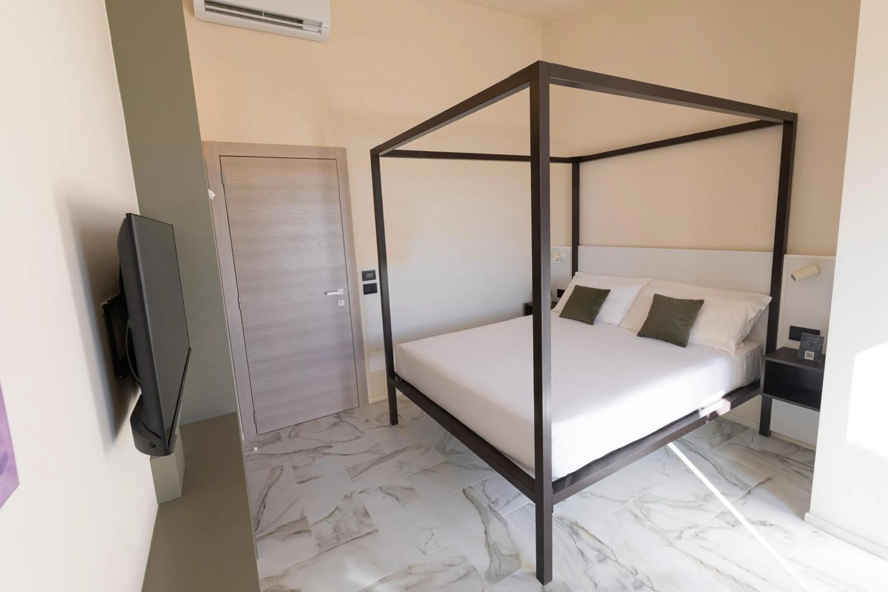 Bedroom, Bed in Pietra Bianca Hotel
