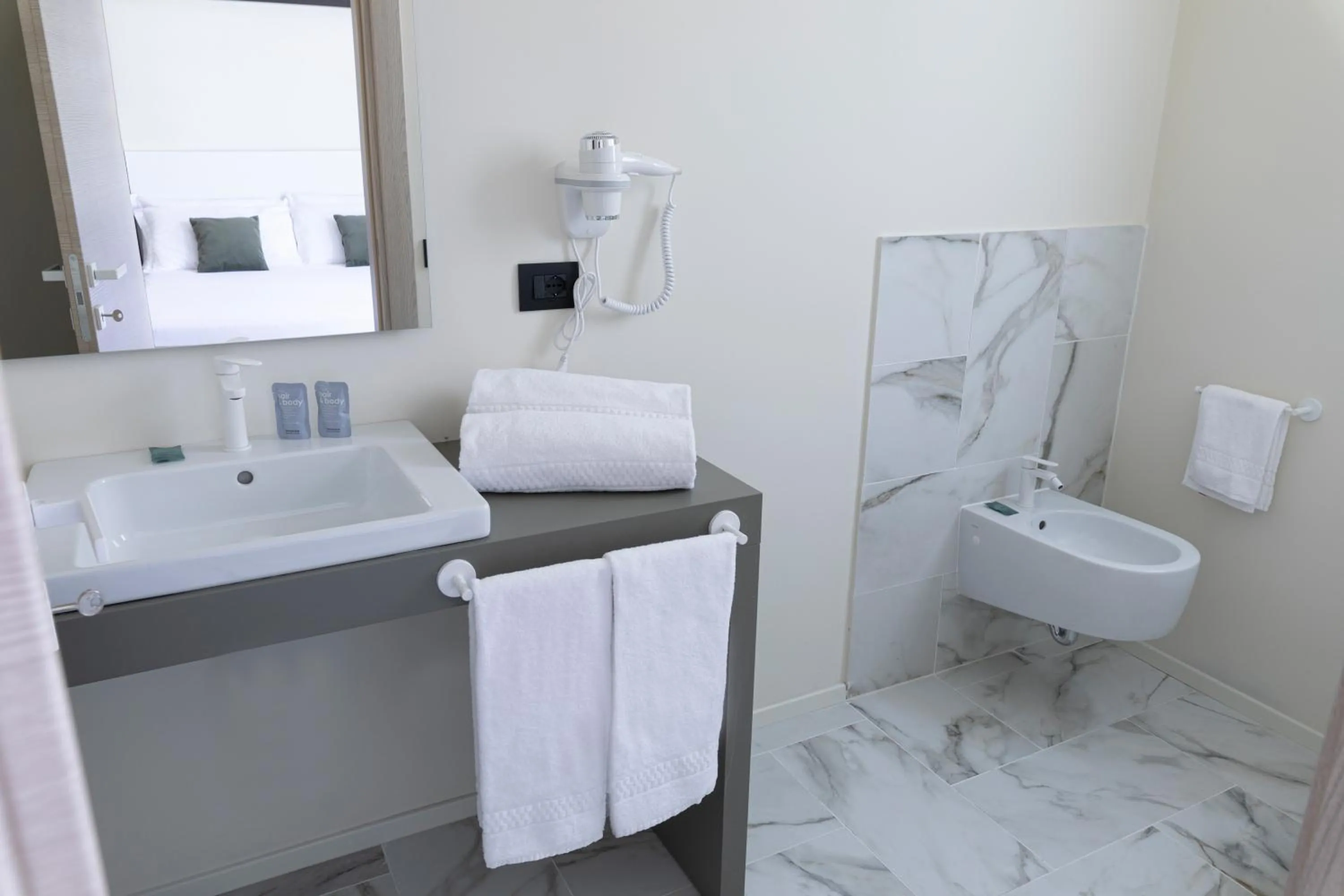 Bathroom in Pietra Bianca Hotel