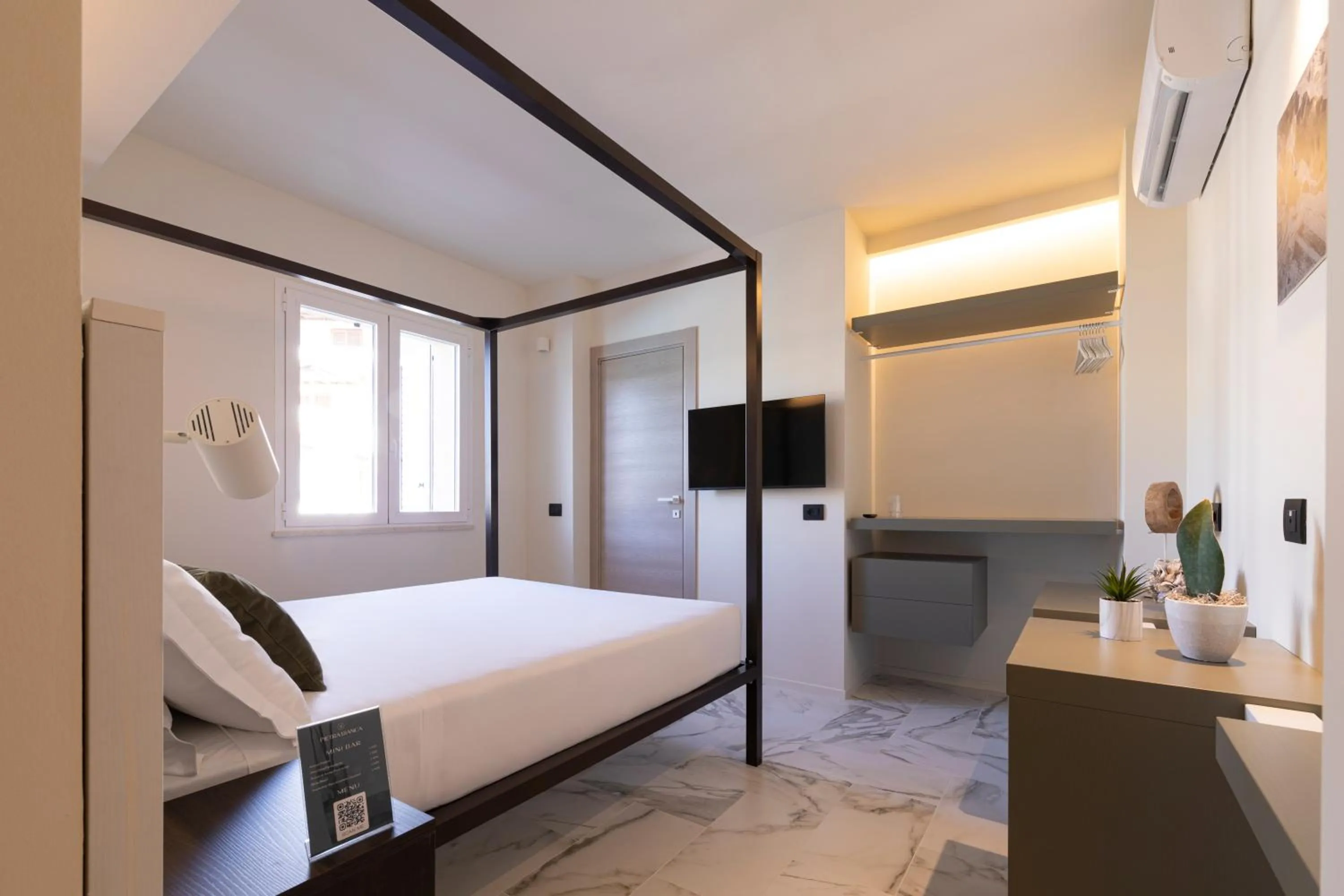 Photo of the whole room, Bed in Pietra Bianca Hotel