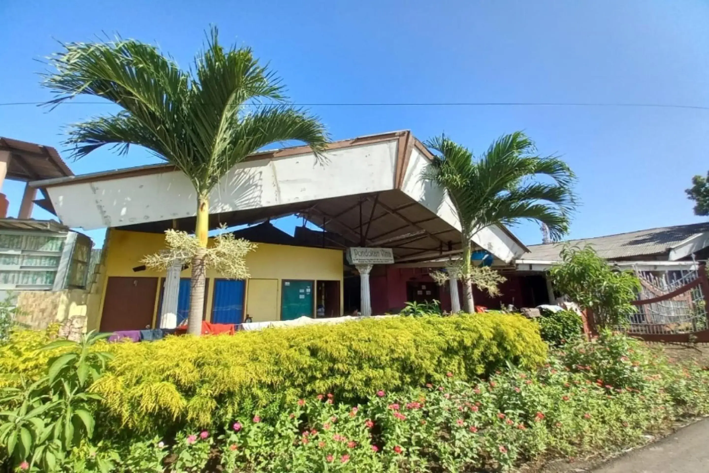 Facade/entrance in OYO 90555 Vina Pavilion Facade/entrance in OYO 90555 Vina Pavilion