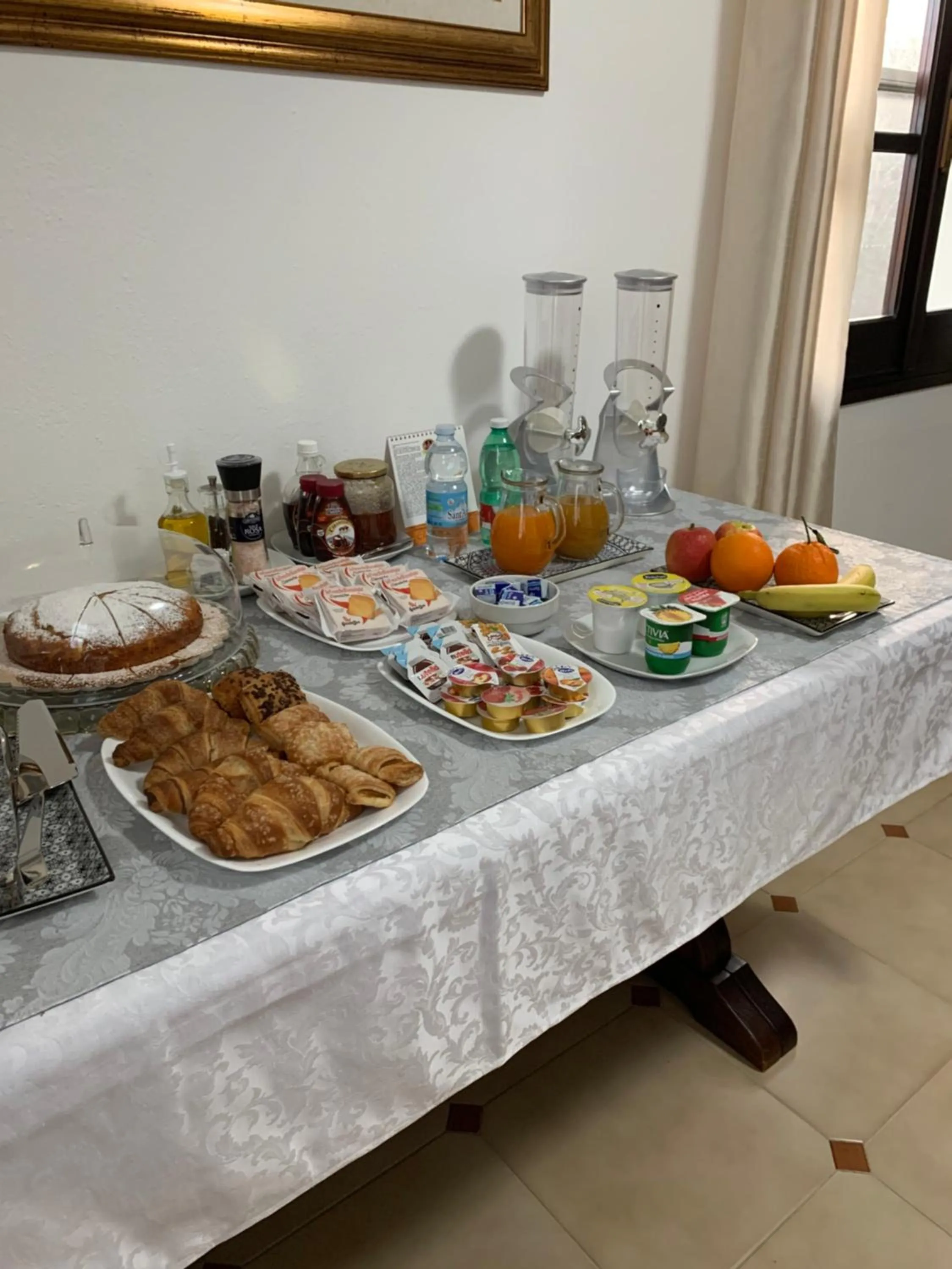 Buffet breakfast in B&B Bentu de Mari