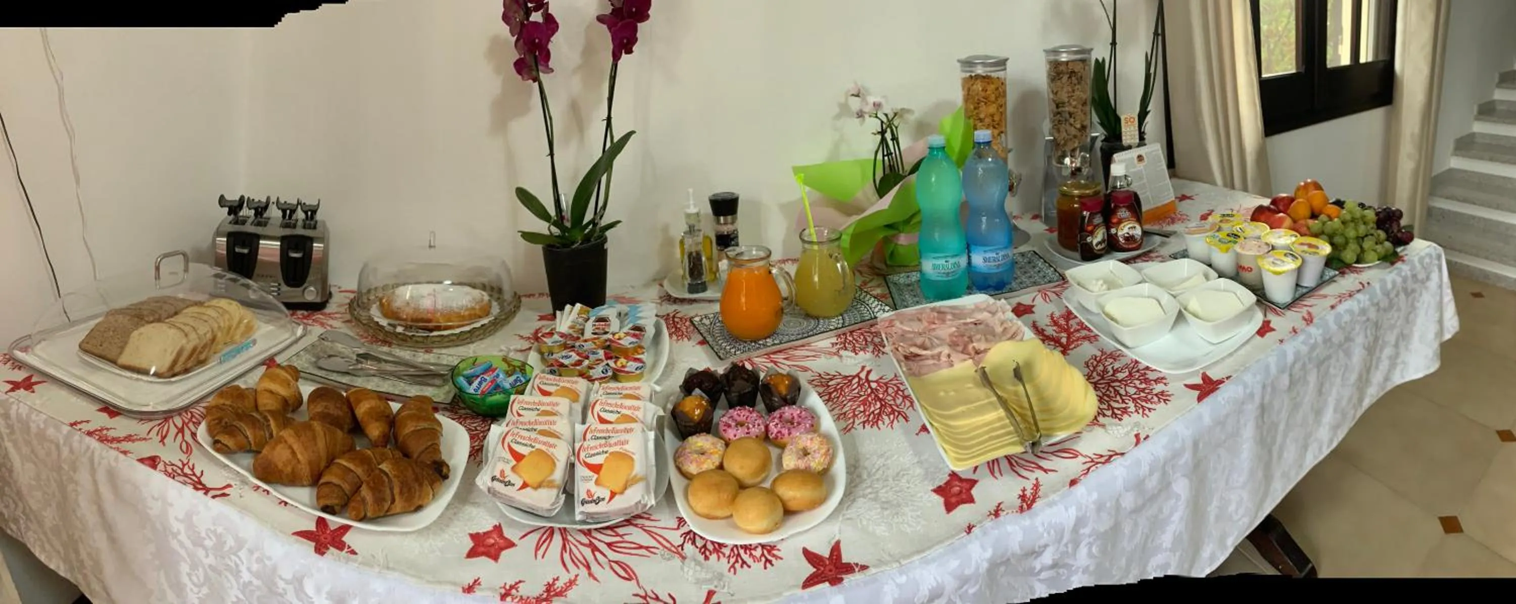 Buffet breakfast in B&B Bentu de Mari