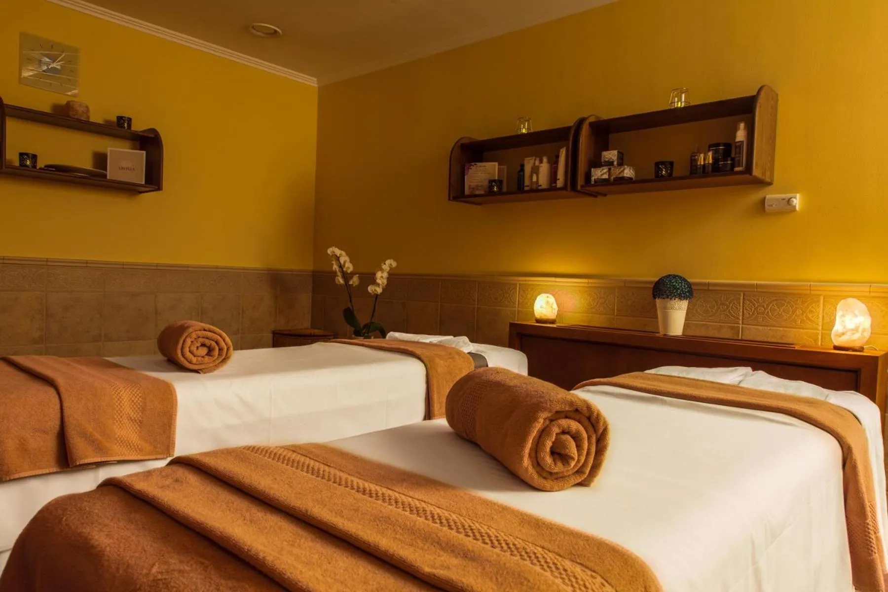 Spa and wellness centre/facilities, Bed in Verdi Budapest Aquincum