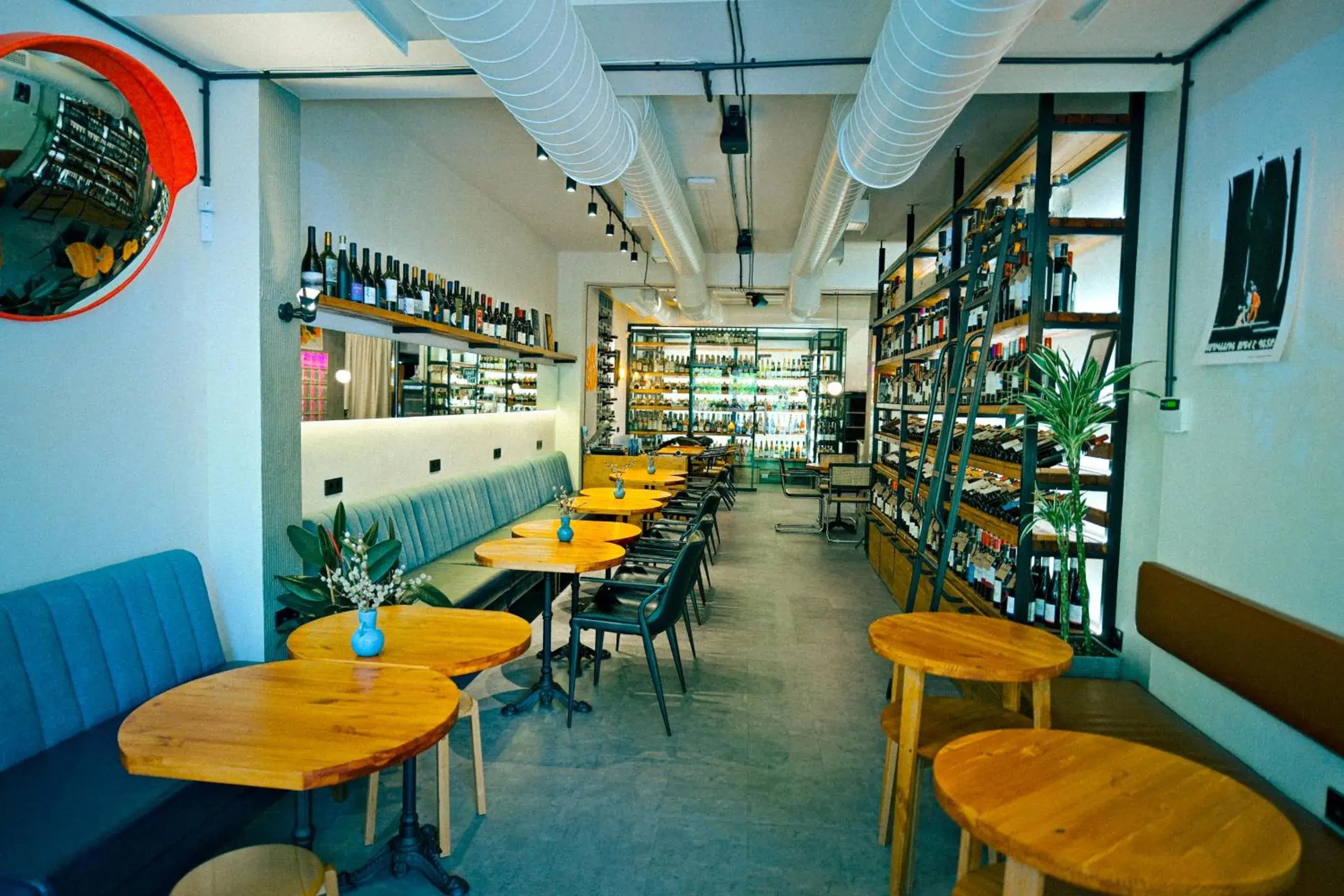 Restaurant/places to eat in Olive hotel Restaurant/places to eat in Olive hotel