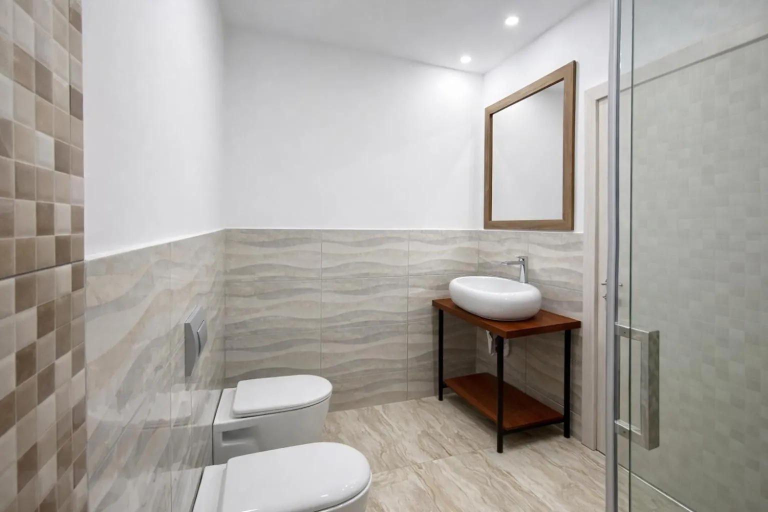 Shower in Hotel Globo