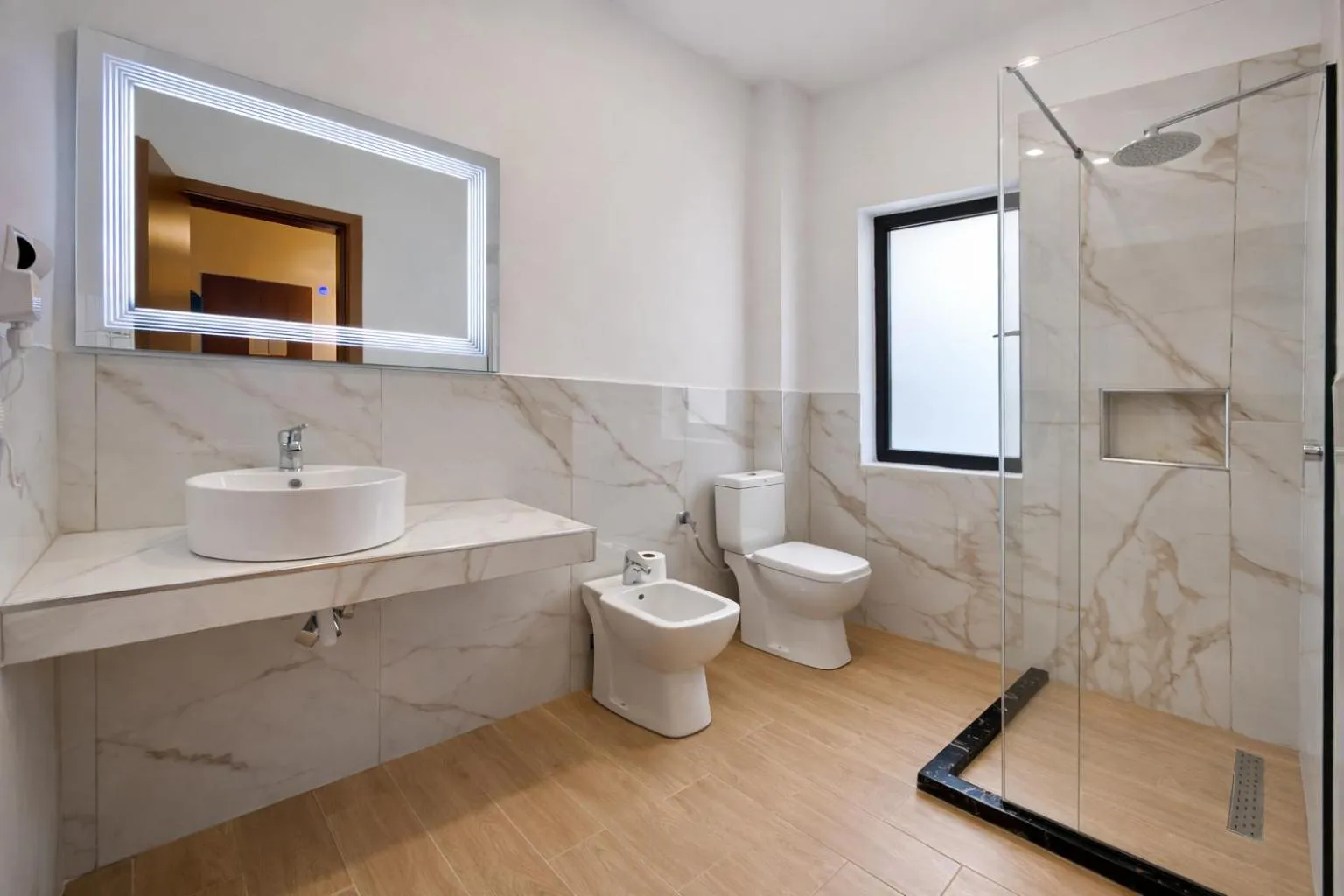 Shower in Hotel Globo