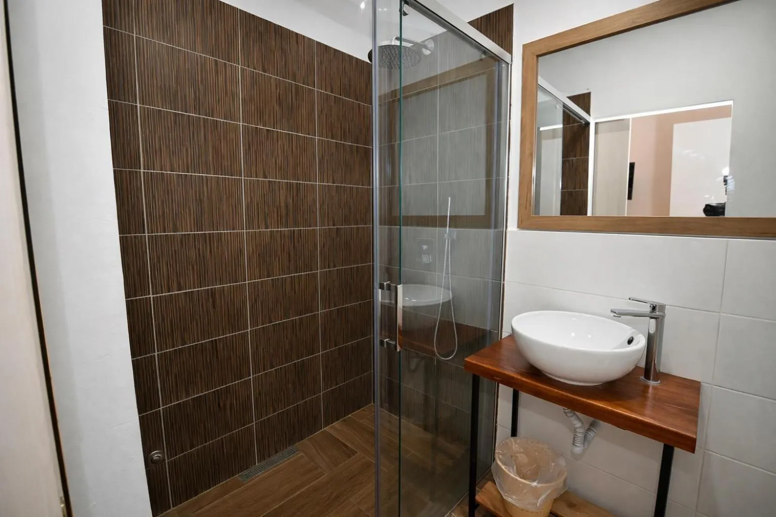 Shower in Hotel Globo