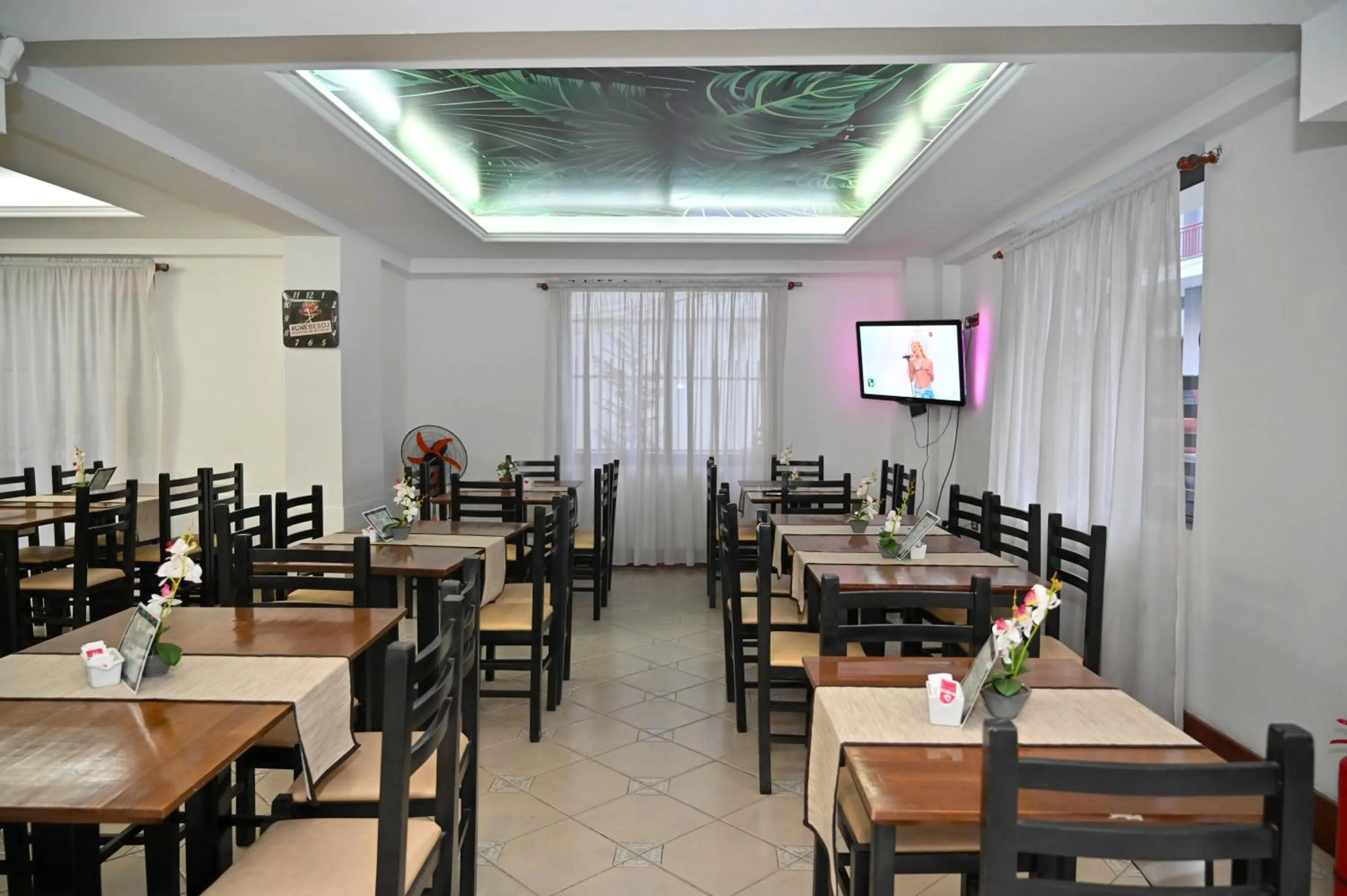 Restaurant/places to eat in Hotel Globo