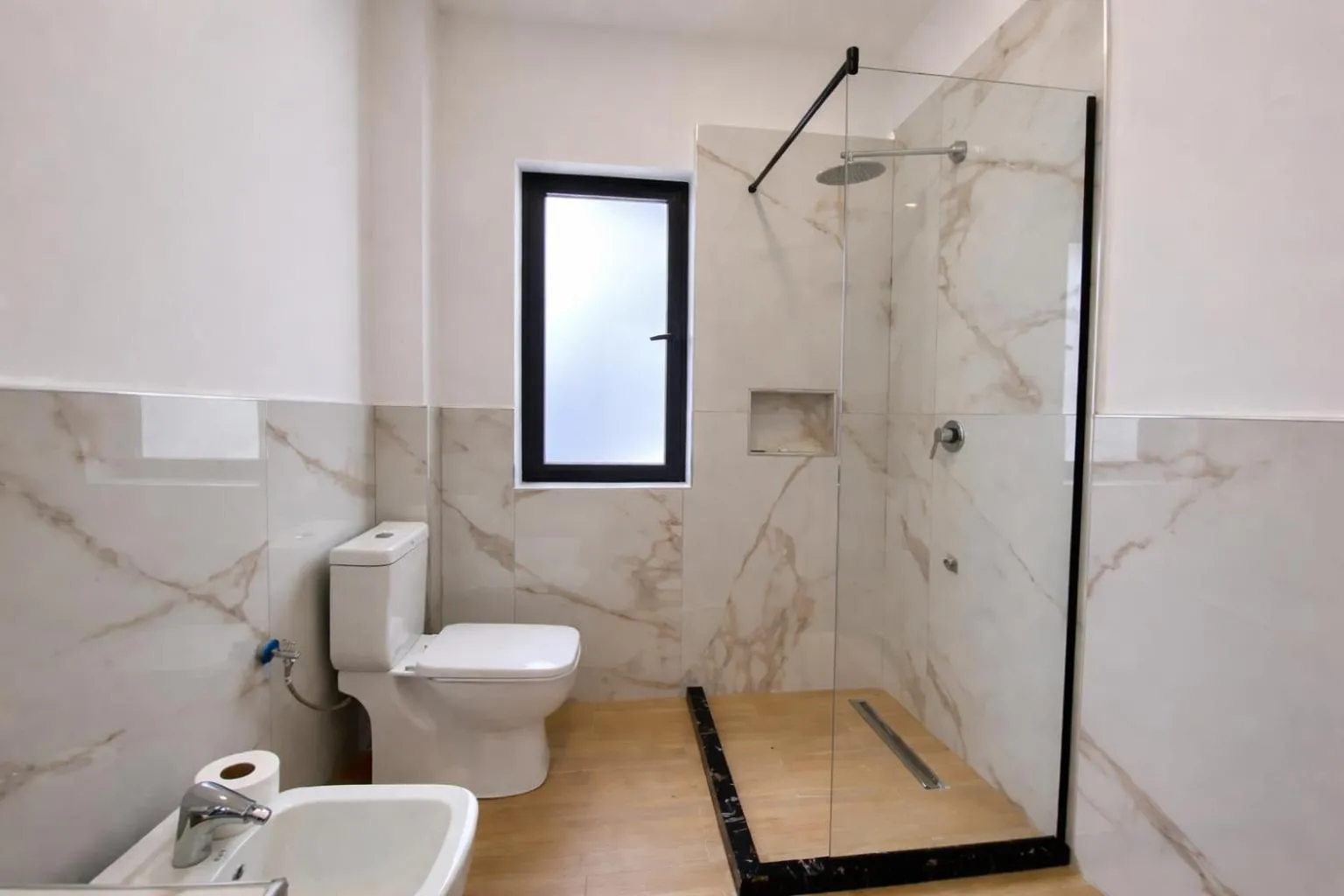 Shower in Hotel Globo