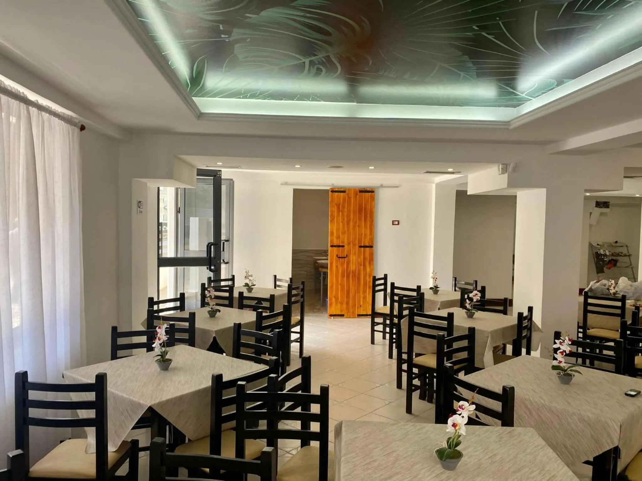 Restaurant/places to eat in Hotel Globo