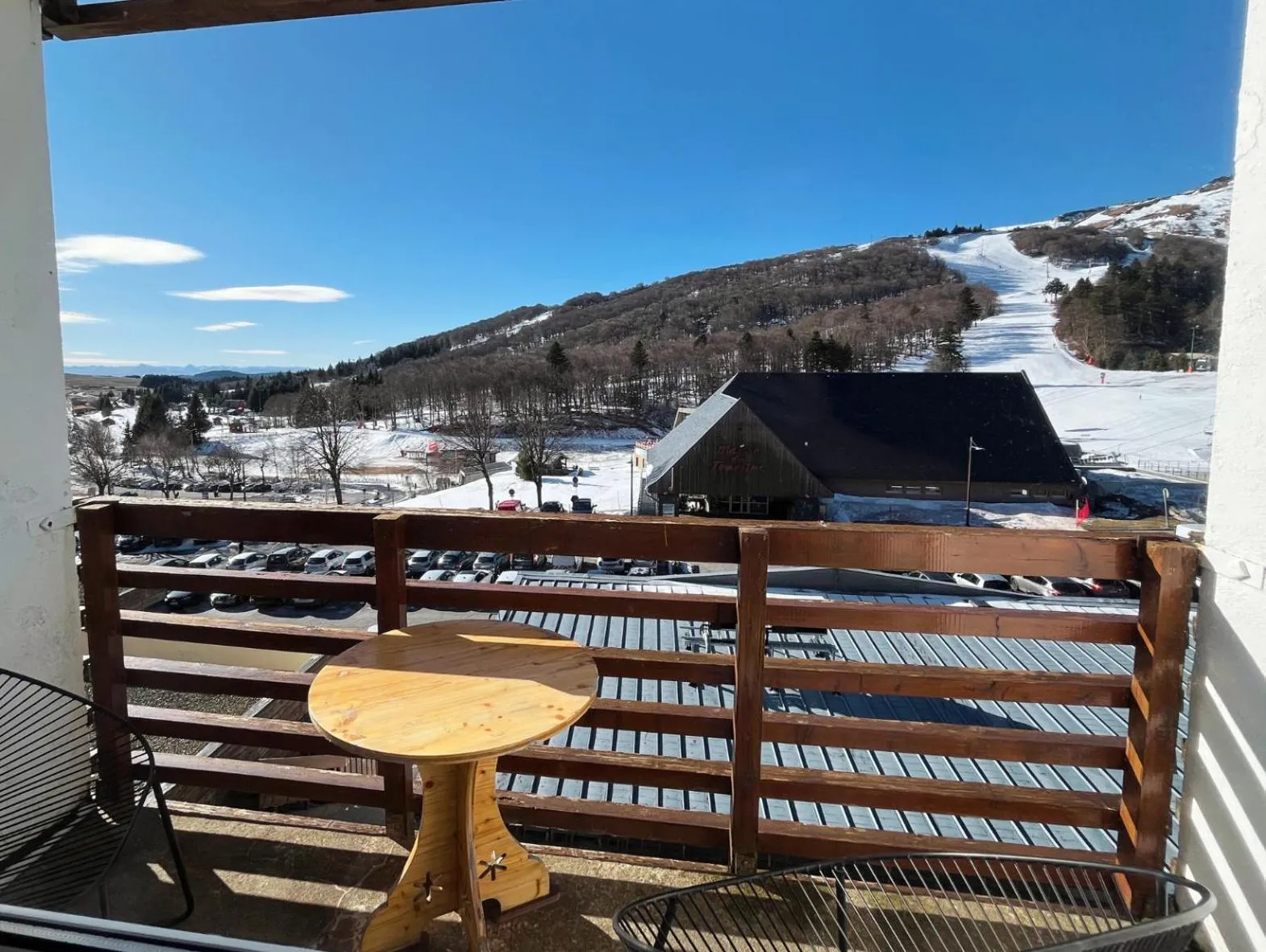 Patio in Hotel Perdrix
