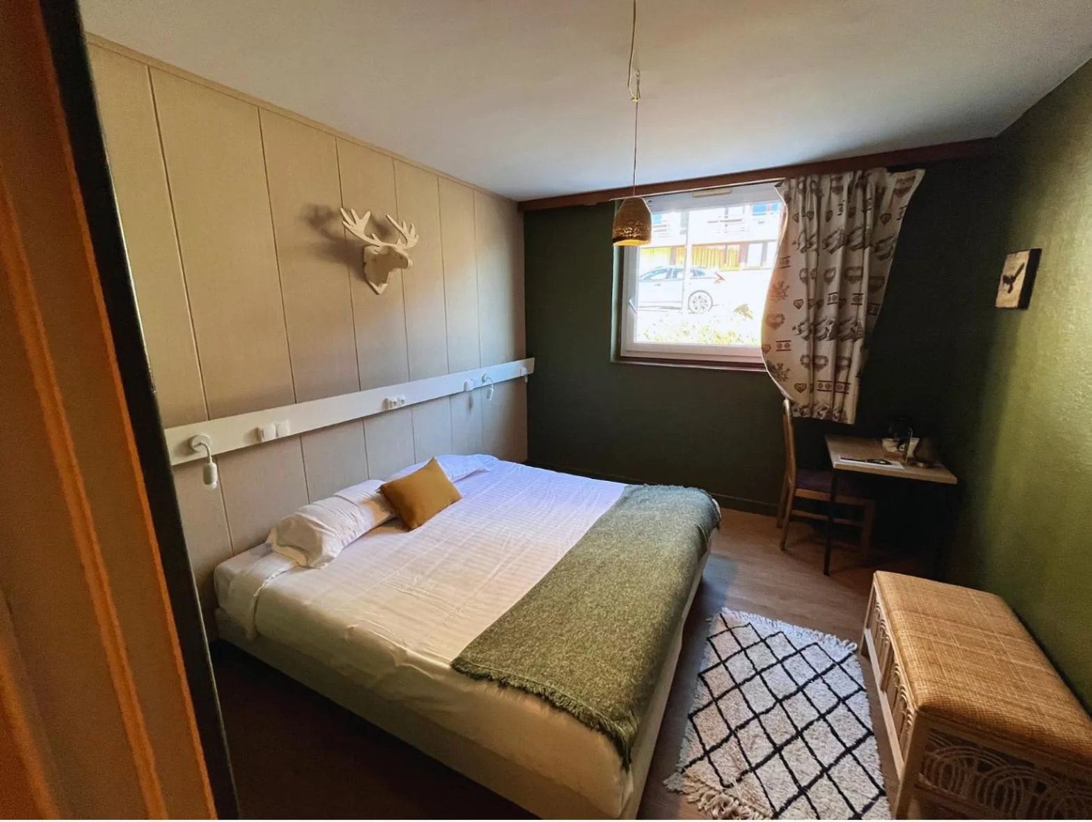 Bedroom in Hotel Perdrix