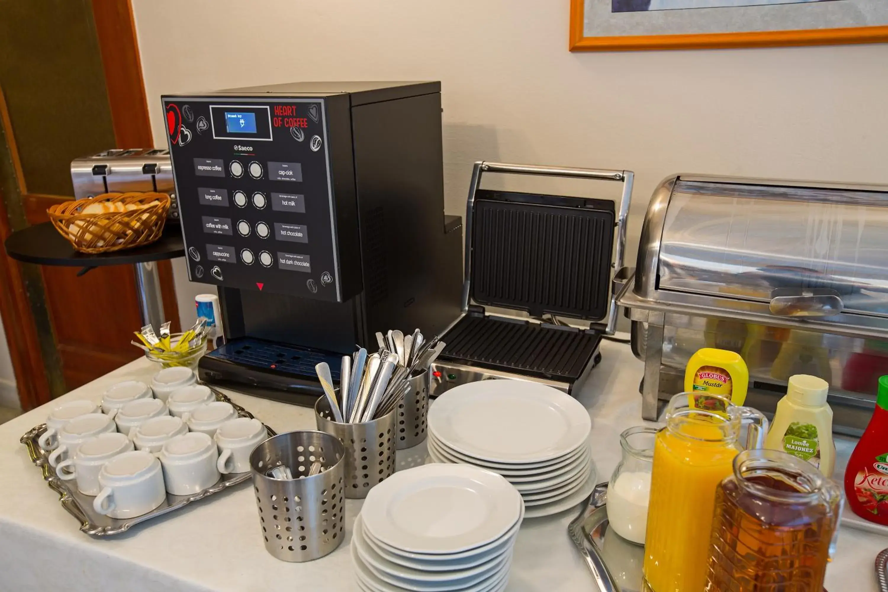 Coffee/tea facilities in HELIOS Hotel Apartments