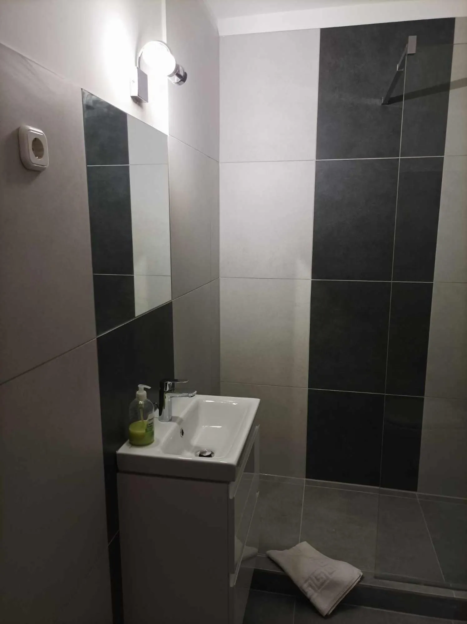 Shower in HELIOS Hotel Apartments