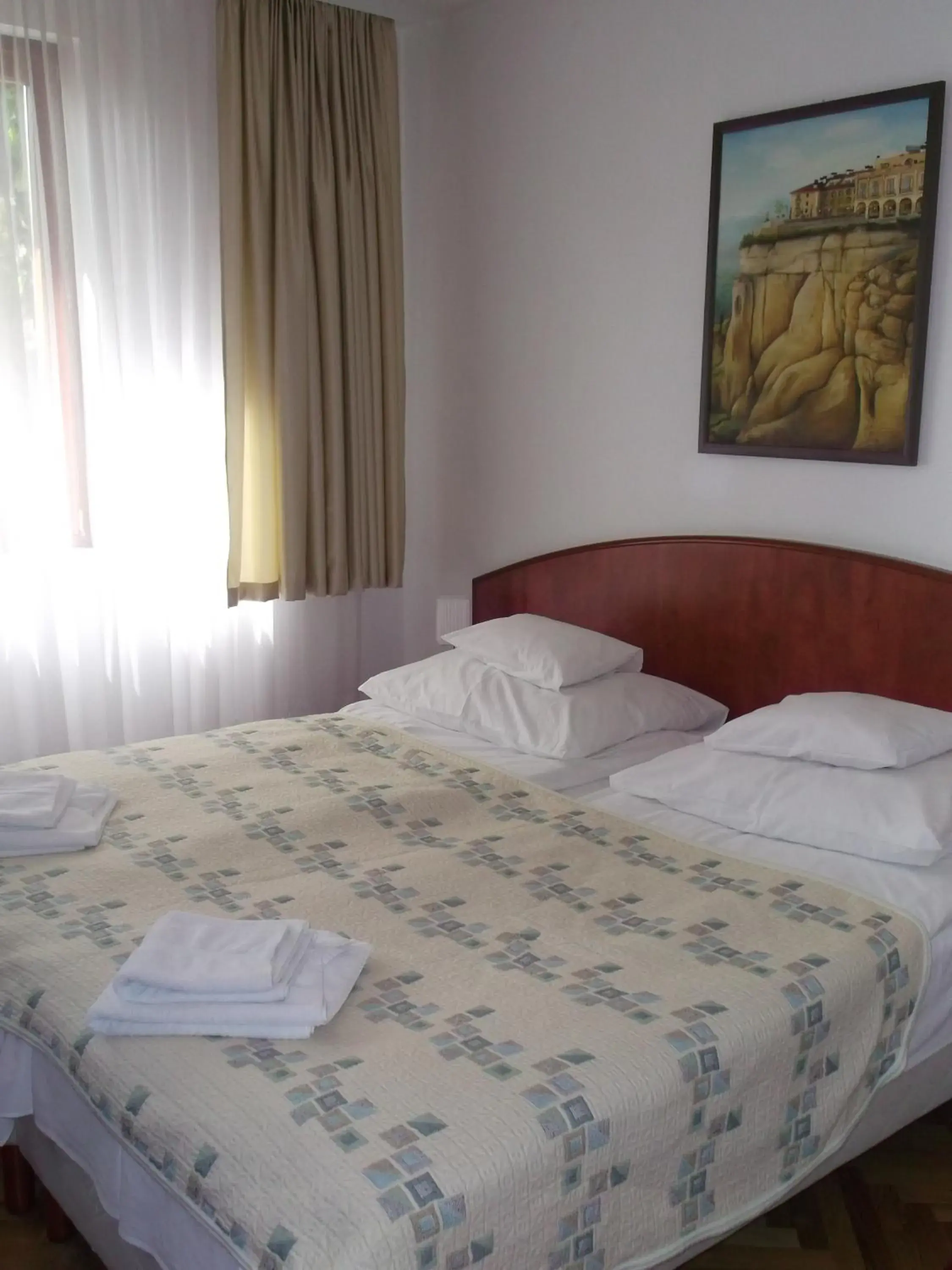 Bedroom, Bed in HELIOS Hotel Apartments