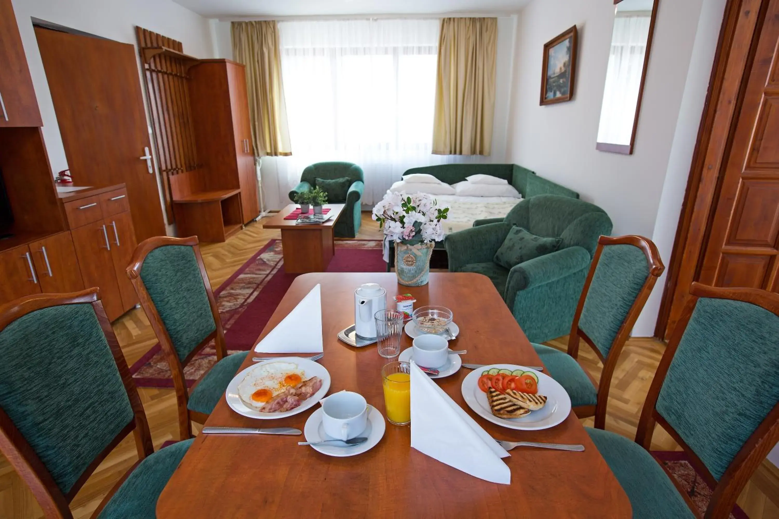 Living room, Dining Area in HELIOS Hotel Apartments