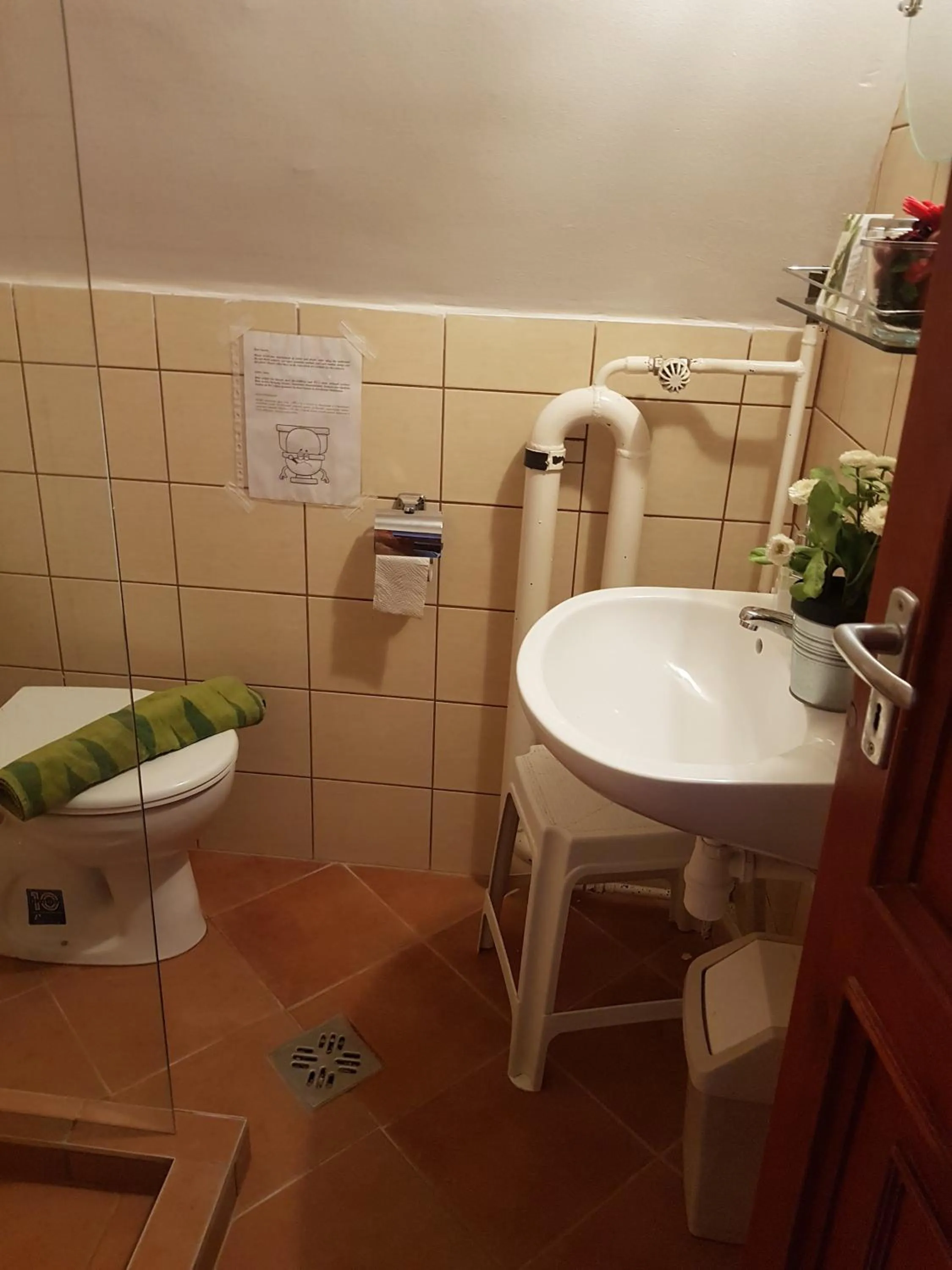 Bathroom in HELIOS Hotel Apartments