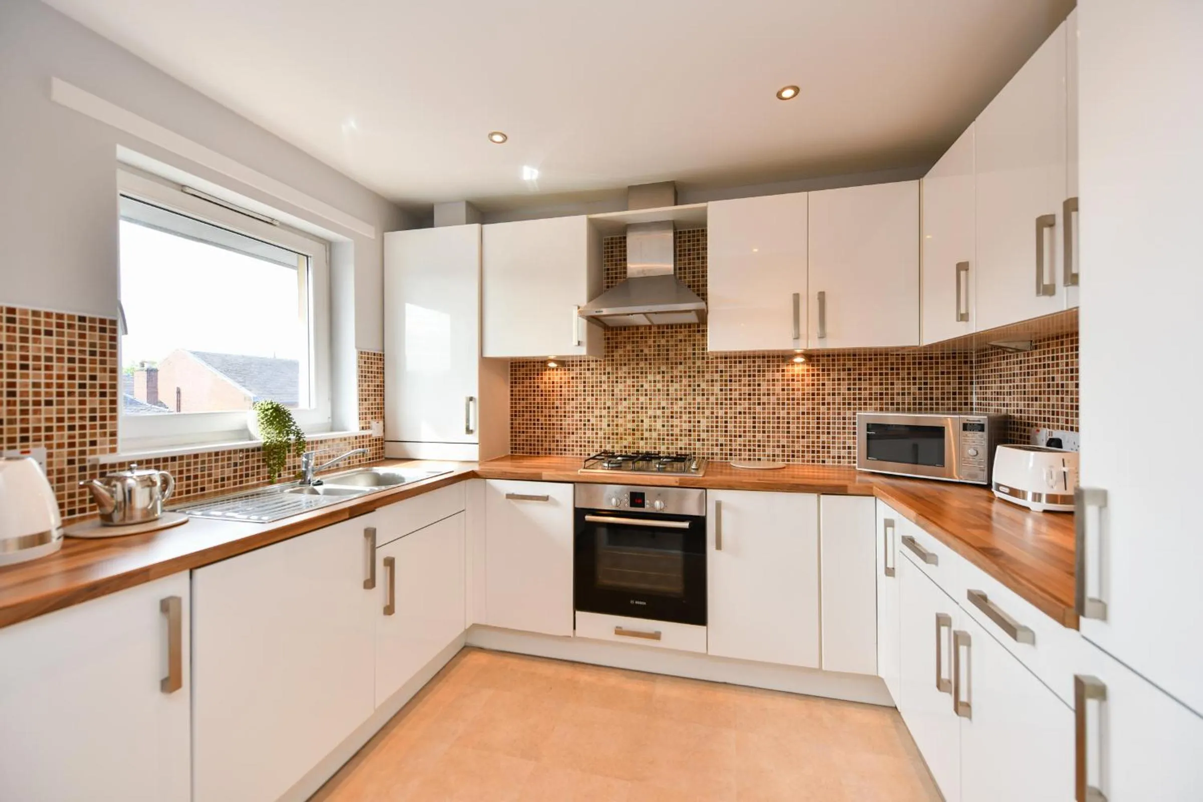 Kitchen or kitchenette in Troon Executive Apartment