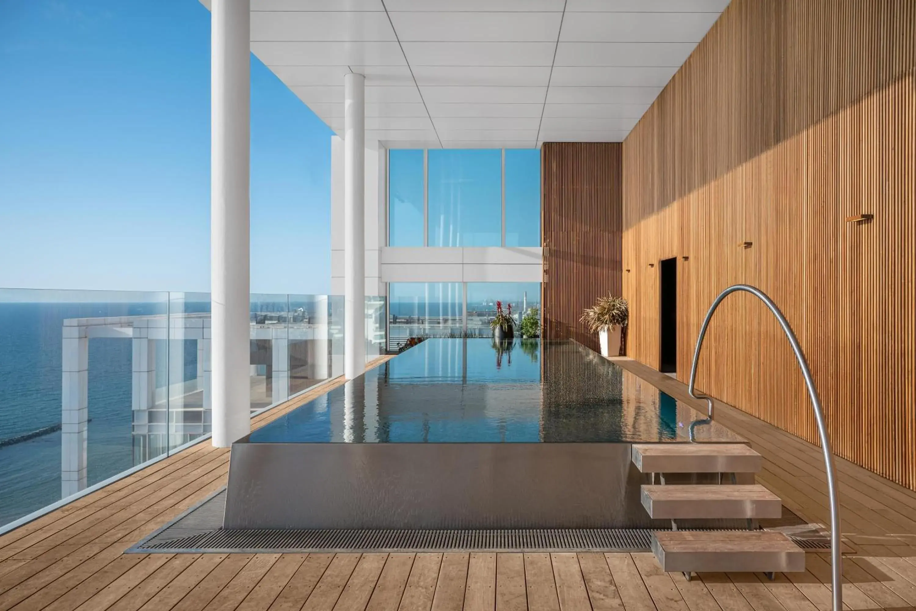 Pool view in The David Kempinski Tel Aviv Pool view in The David Kempinski Tel Aviv