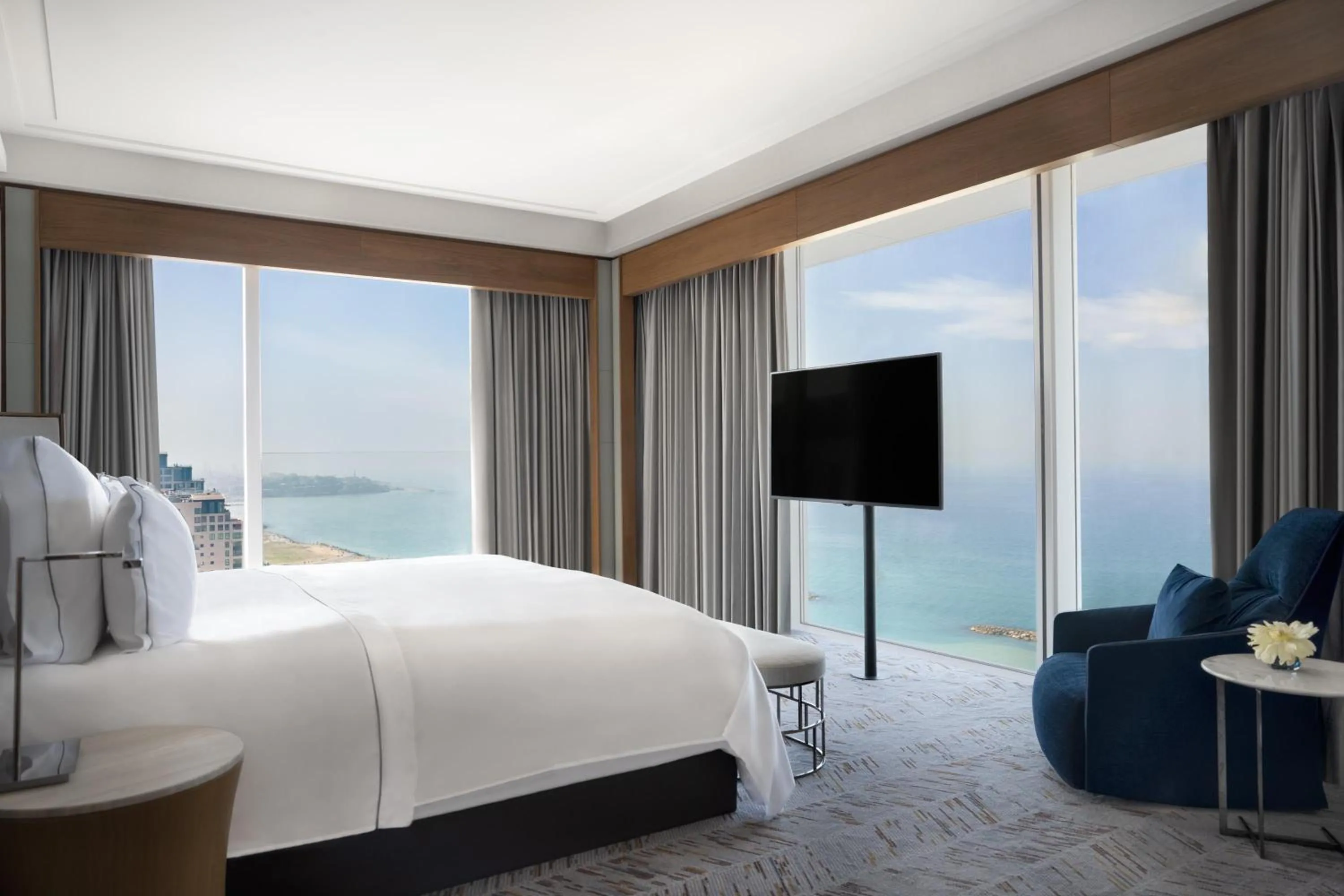 Photo of the whole room, Bed in The David Kempinski Tel Aviv