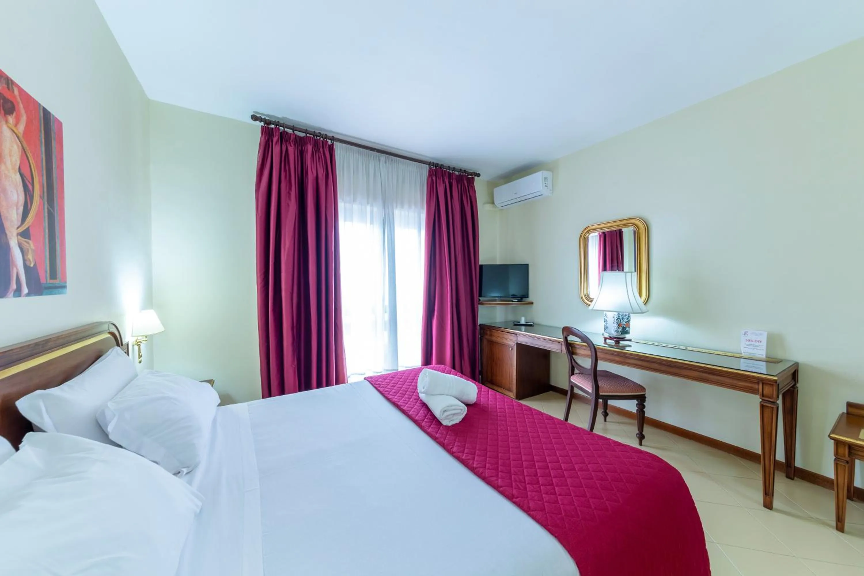 Photo of the whole room, Bed in Hotel Sakura