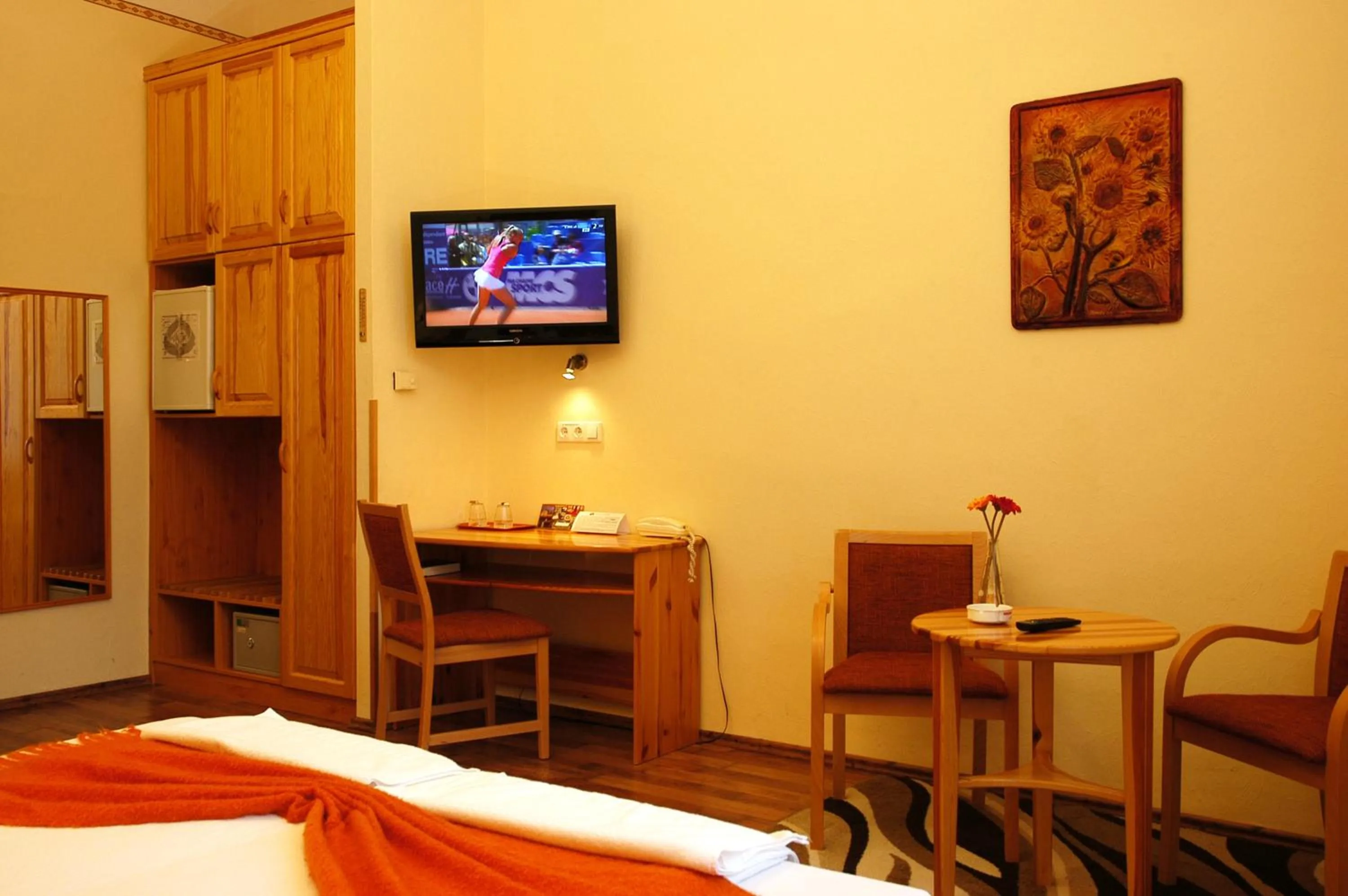 Photo of the whole room, Bed in Hotel Manzard Panzio