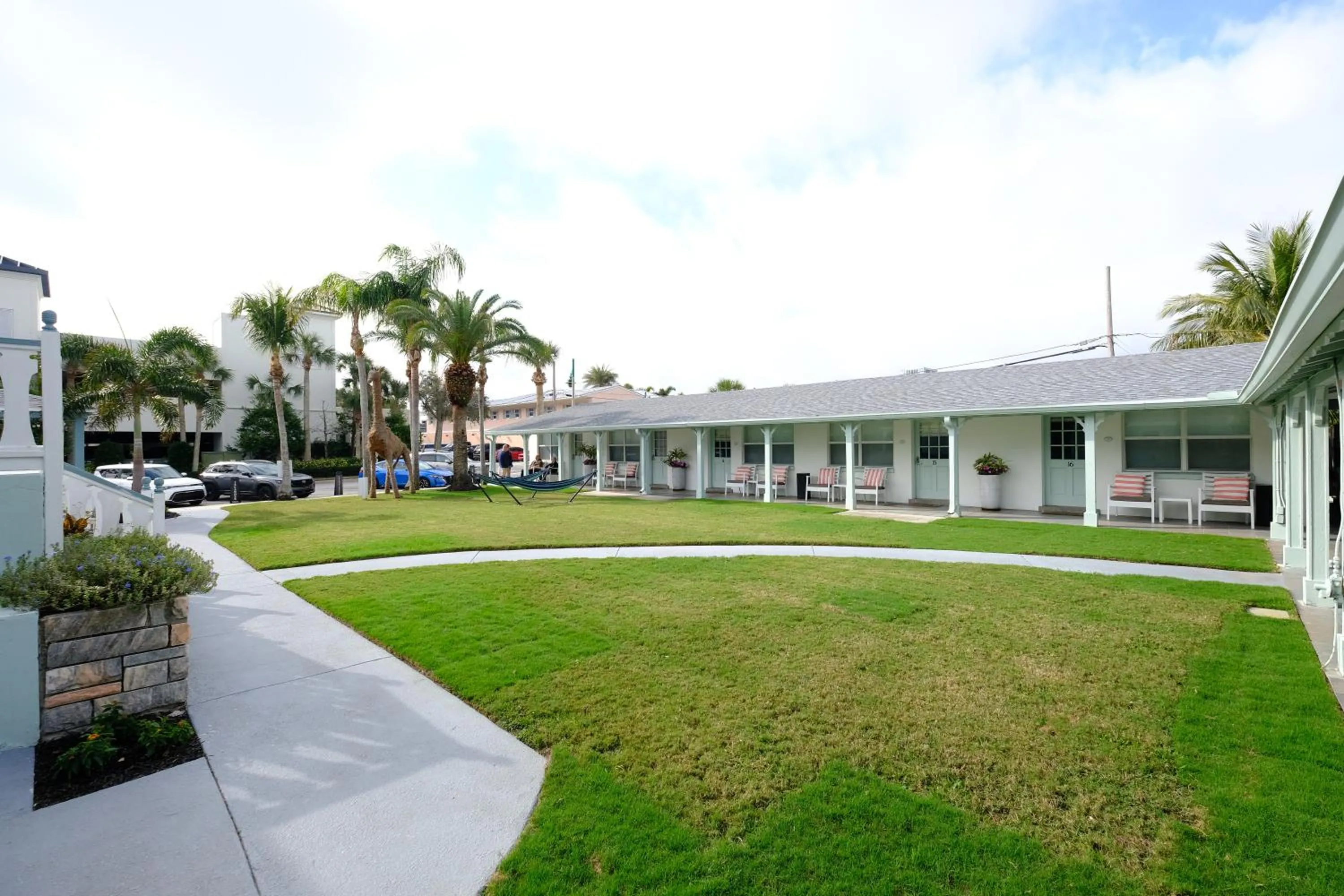 Inner courtyard view in The Islander Inn