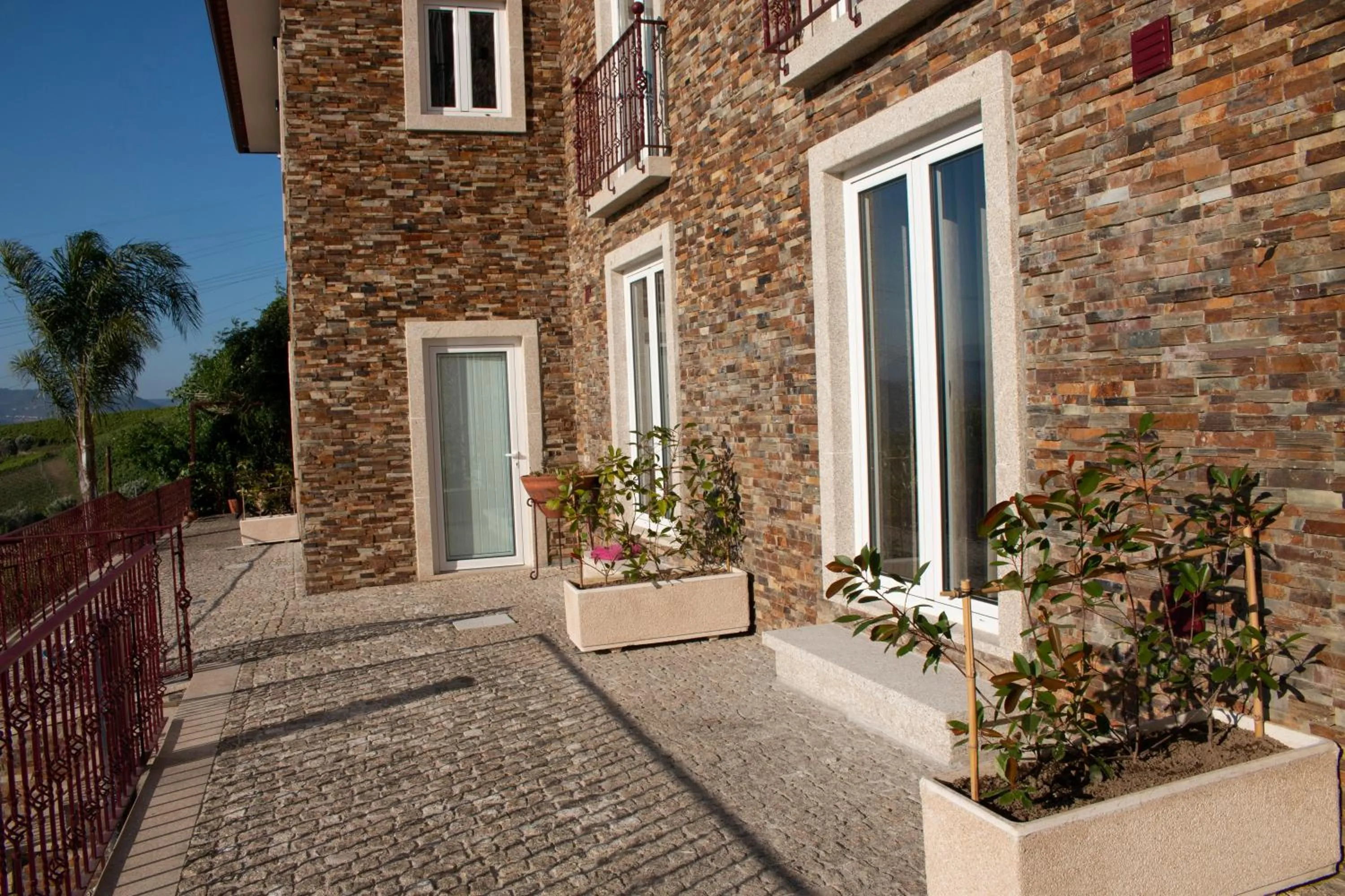 Property building in Golden Mirror