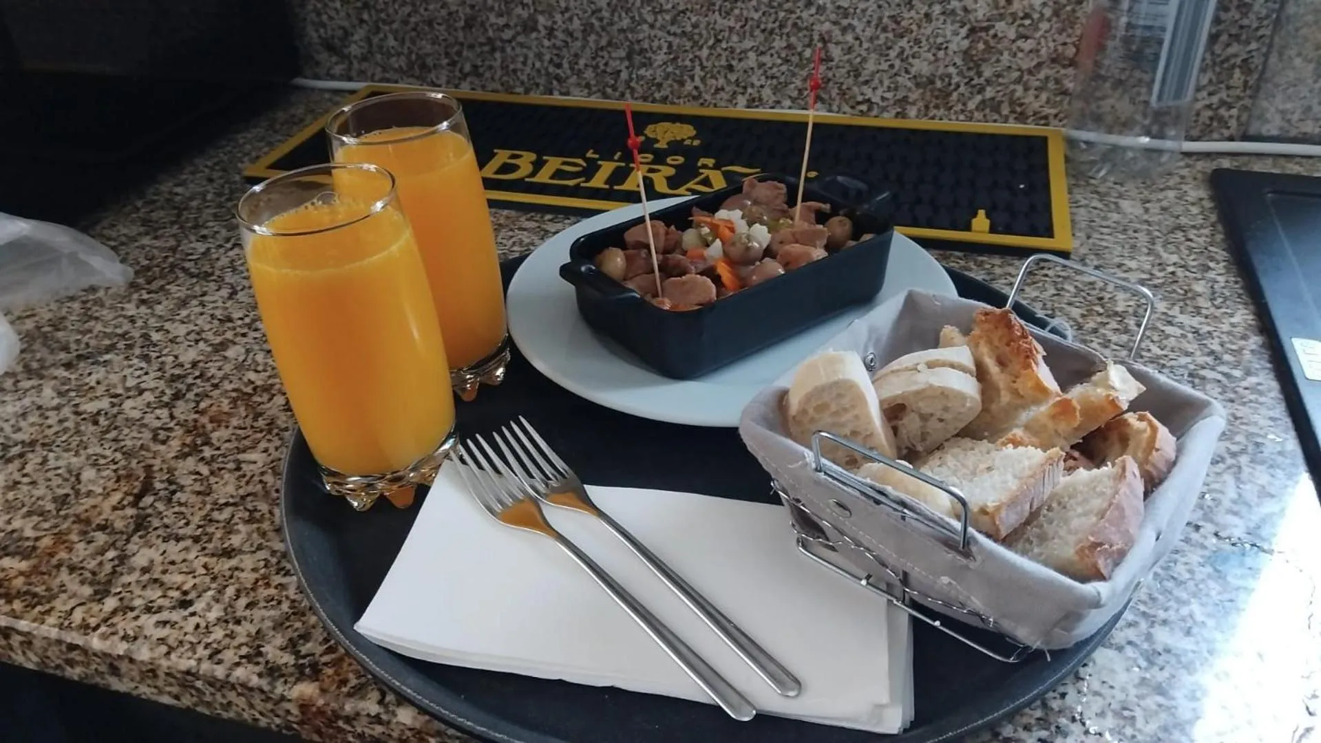 Restaurant/places to eat in Golden Mirror