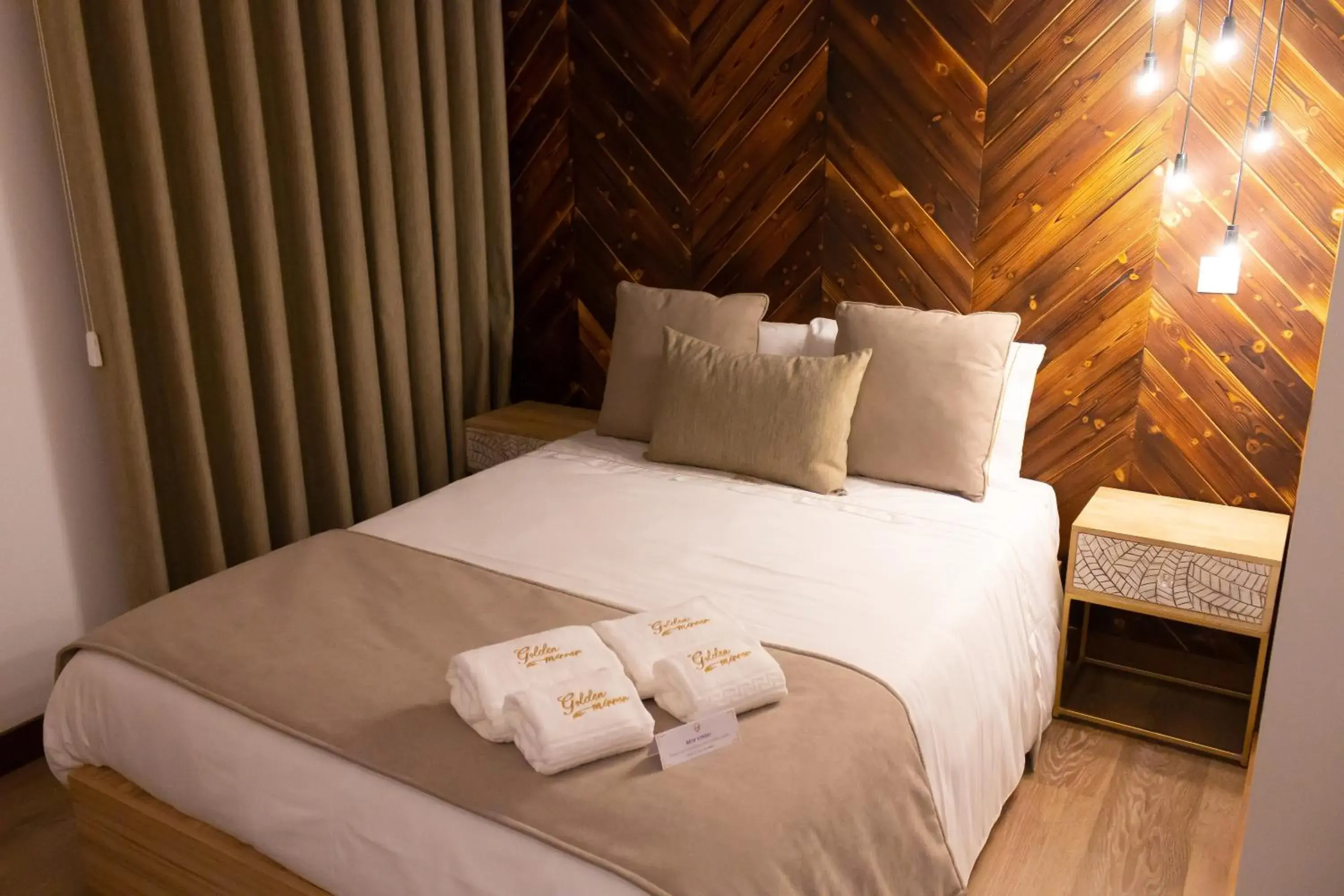 Double Room in Golden Mirror Double Room in Golden Mirror