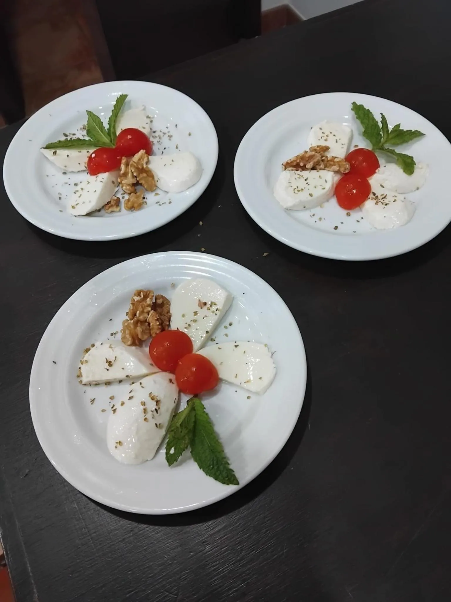 Breakfast in Golden Mirror