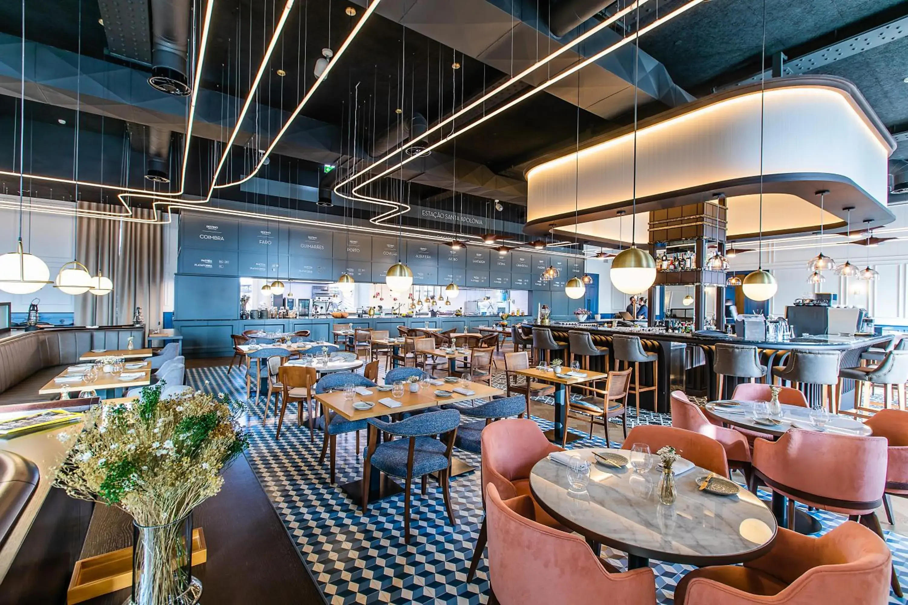 Restaurant/places to eat in The Editory Riverside Hotel, an Historic Hotel Restaurant/places to eat in The Editory Riverside Hotel, an Historic Hotel