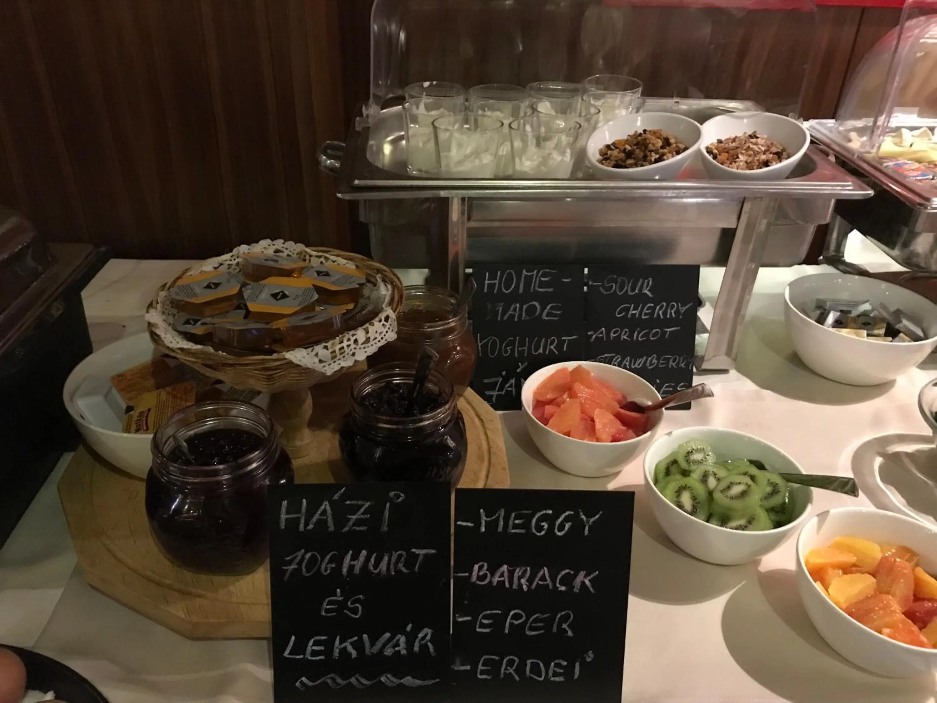 Breakfast in Szőnyi Garden Hotel Pest