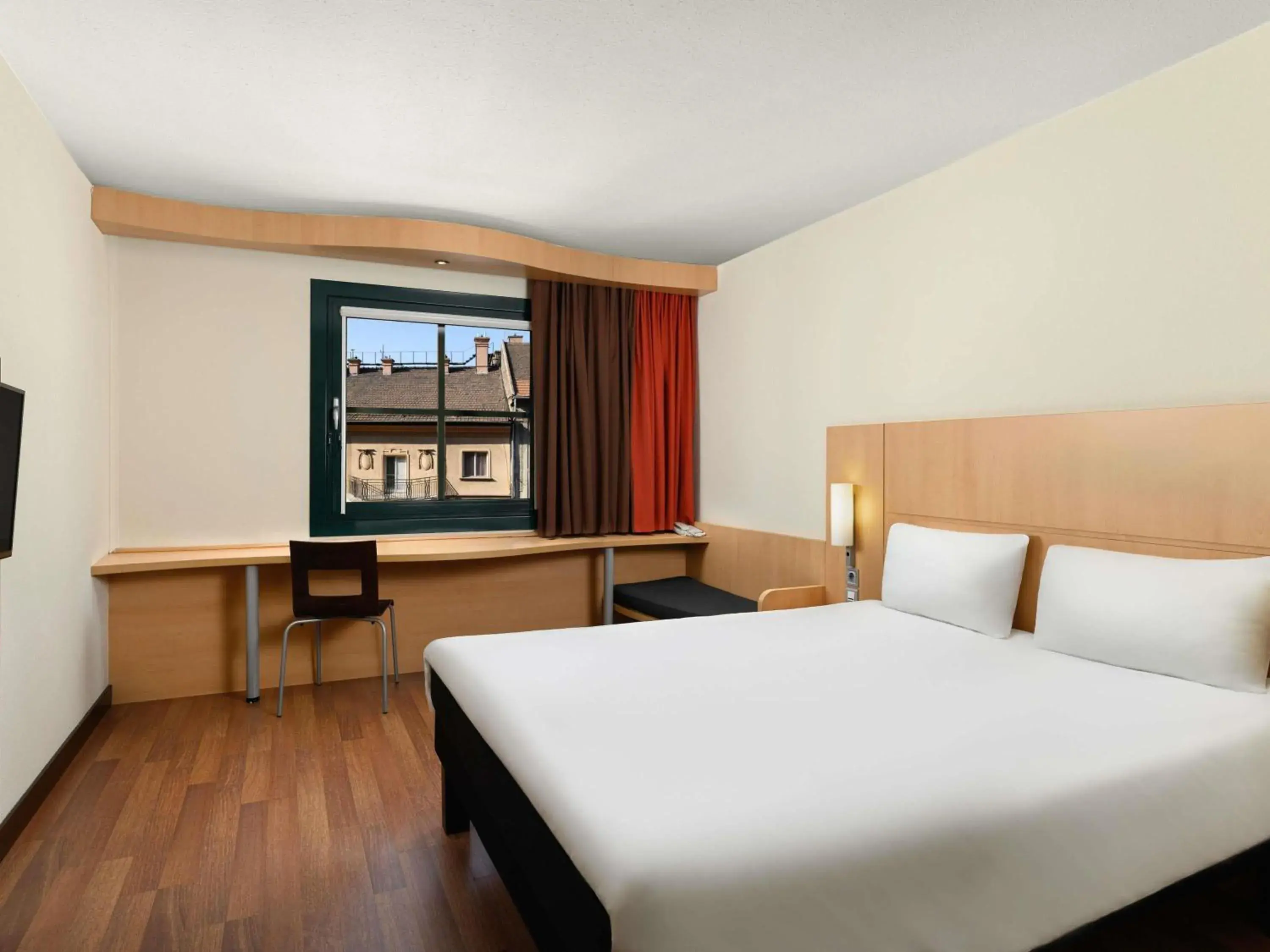 Bedroom, Bed in Ibis Budapest Heroes Square Bedroom, Bed in Ibis Budapest Heroes Square