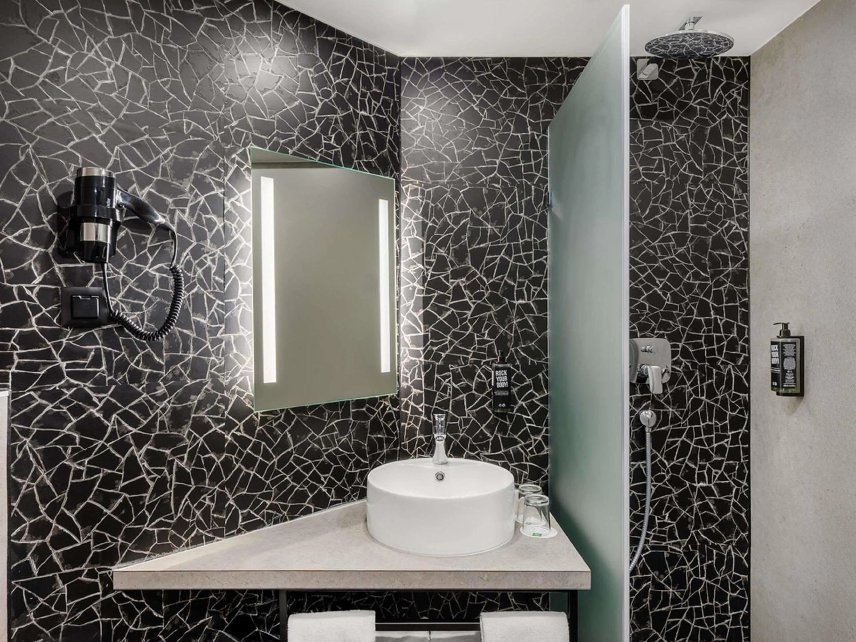 Bedroom in Ibis Budapest Heroes Square