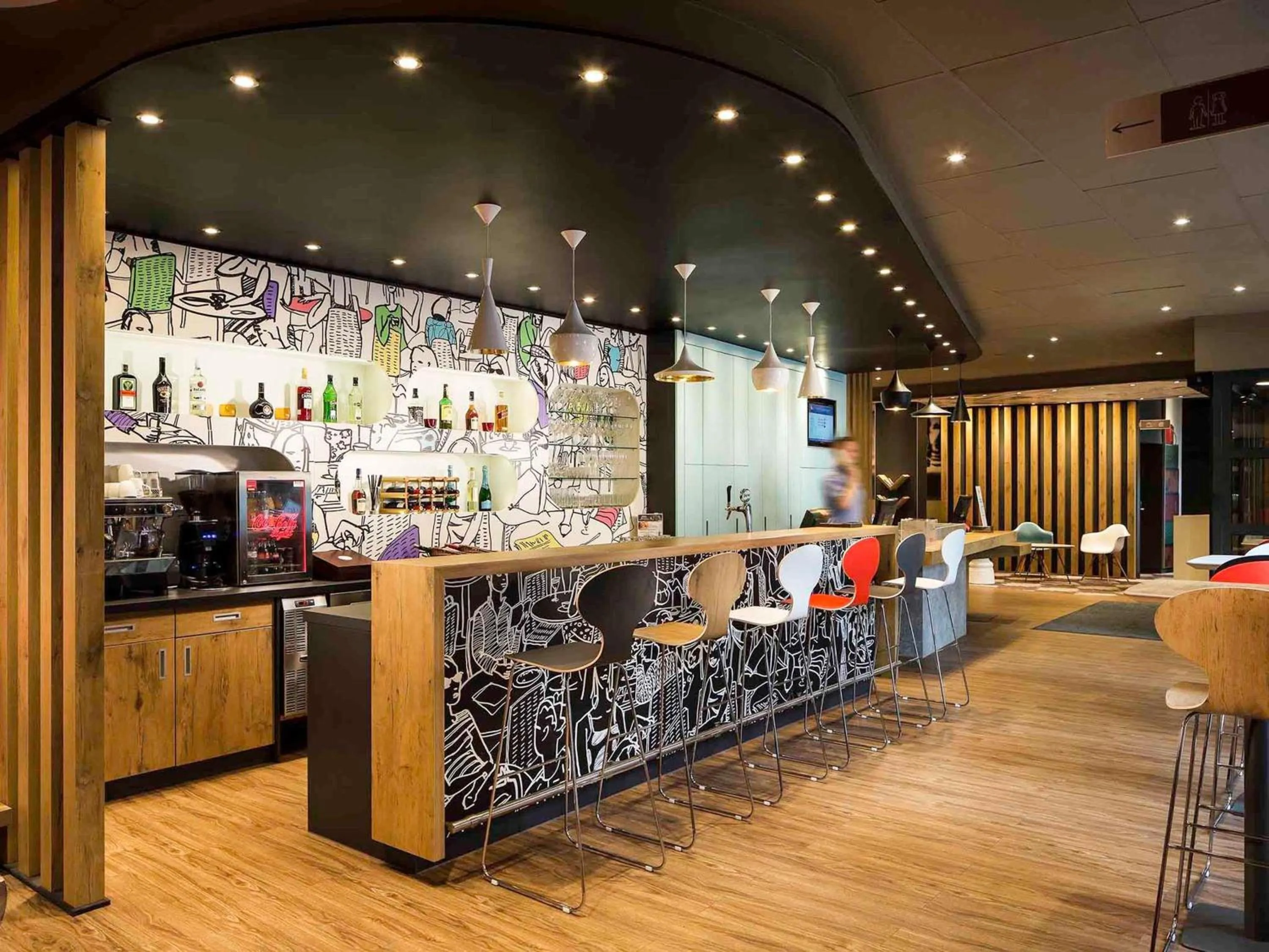 Lounge or bar in Ibis Budapest Heroes Square