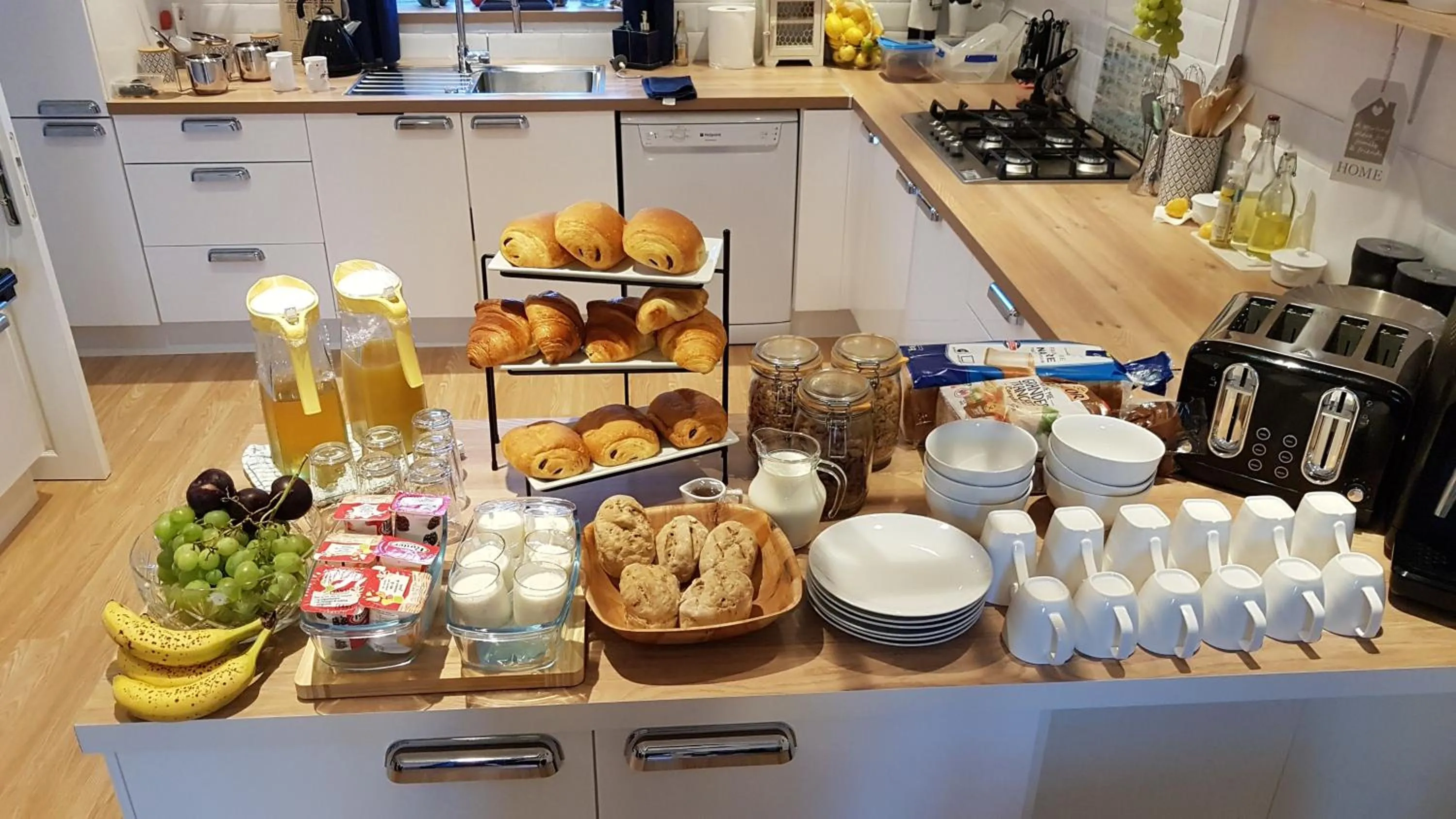 Breakfast in Sycamore House